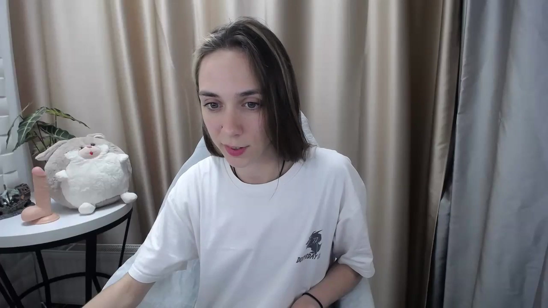 Gallery image thumbnail from Indica_Flower's myfreecams stream on, 05/19/2024, 13:19 image 16 of 20