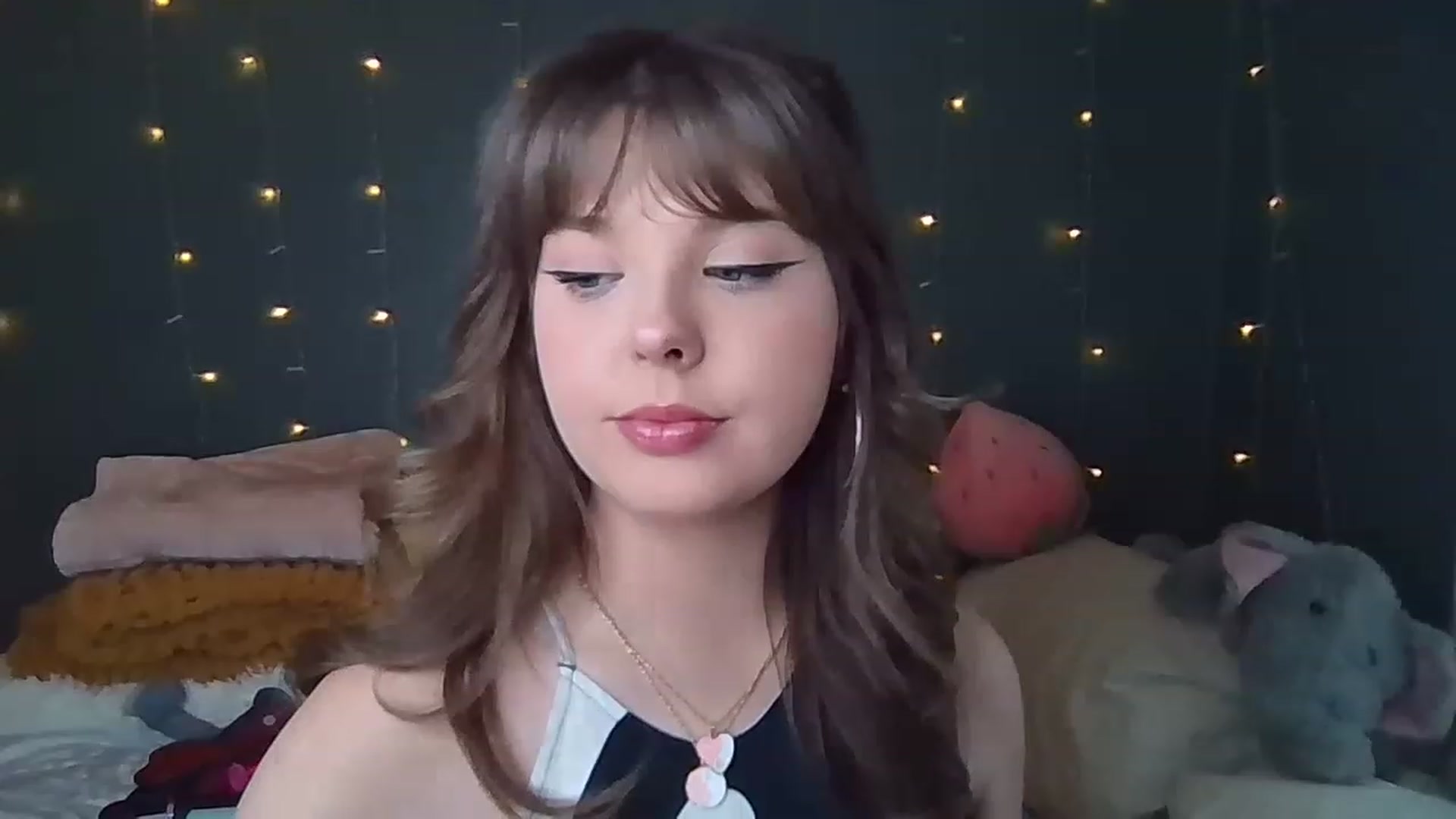 Gallery image thumbnail from Indicabbyx's myfreecams stream on, 11/21/2022, 21:43 image 15 of 20