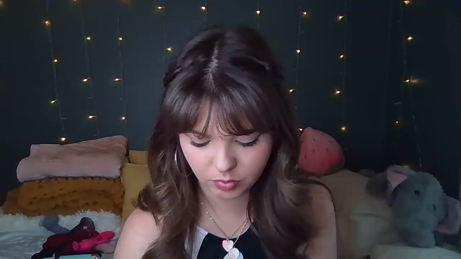 Gallery image thumbnail from Indicabbyx's myfreecams stream on, 11/21/2022, 21:43 image 18 of 20