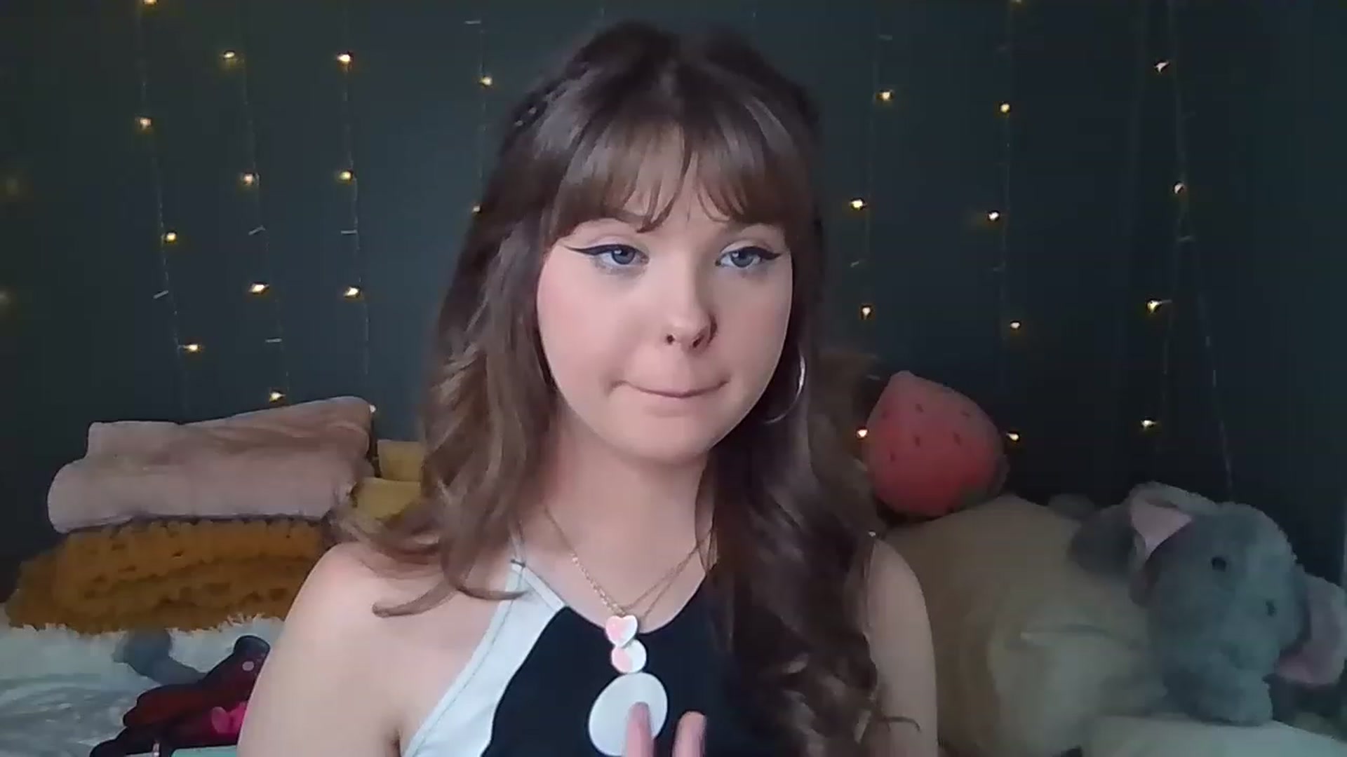 Gallery image thumbnail from Indicabbyx's myfreecams stream on, 11/21/2022, 21:43 image 13 of 20