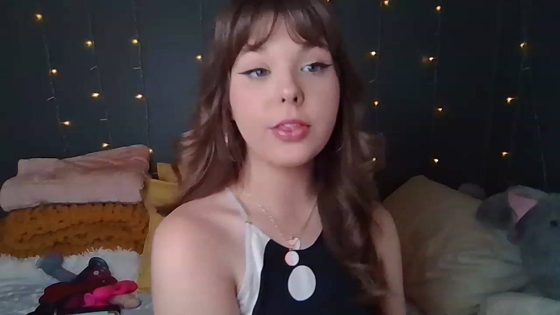 Gallery image thumbnail from Indicabbyx's myfreecams stream on, 11/21/2022, 21:43 image 3 of 20
