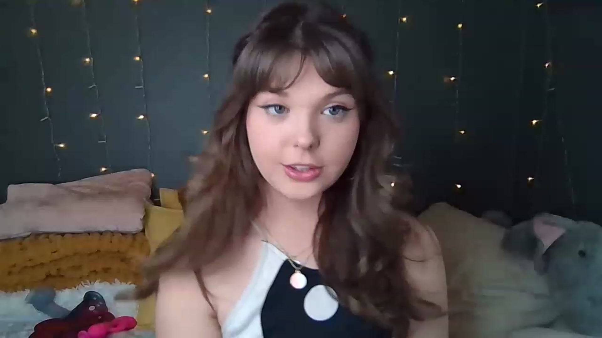 Gallery image thumbnail from Indicabbyx's myfreecams stream on, 11/21/2022, 21:43 image 5 of 20