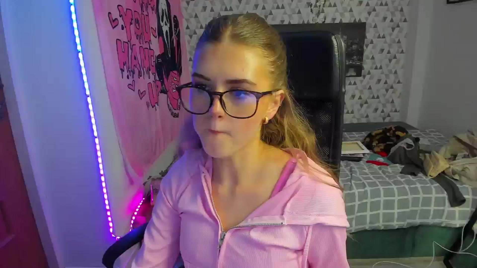 Gallery image thumbnail from Iness_lex's myfreecams stream on, 03/19/2026, 13:41 image 1 of 20