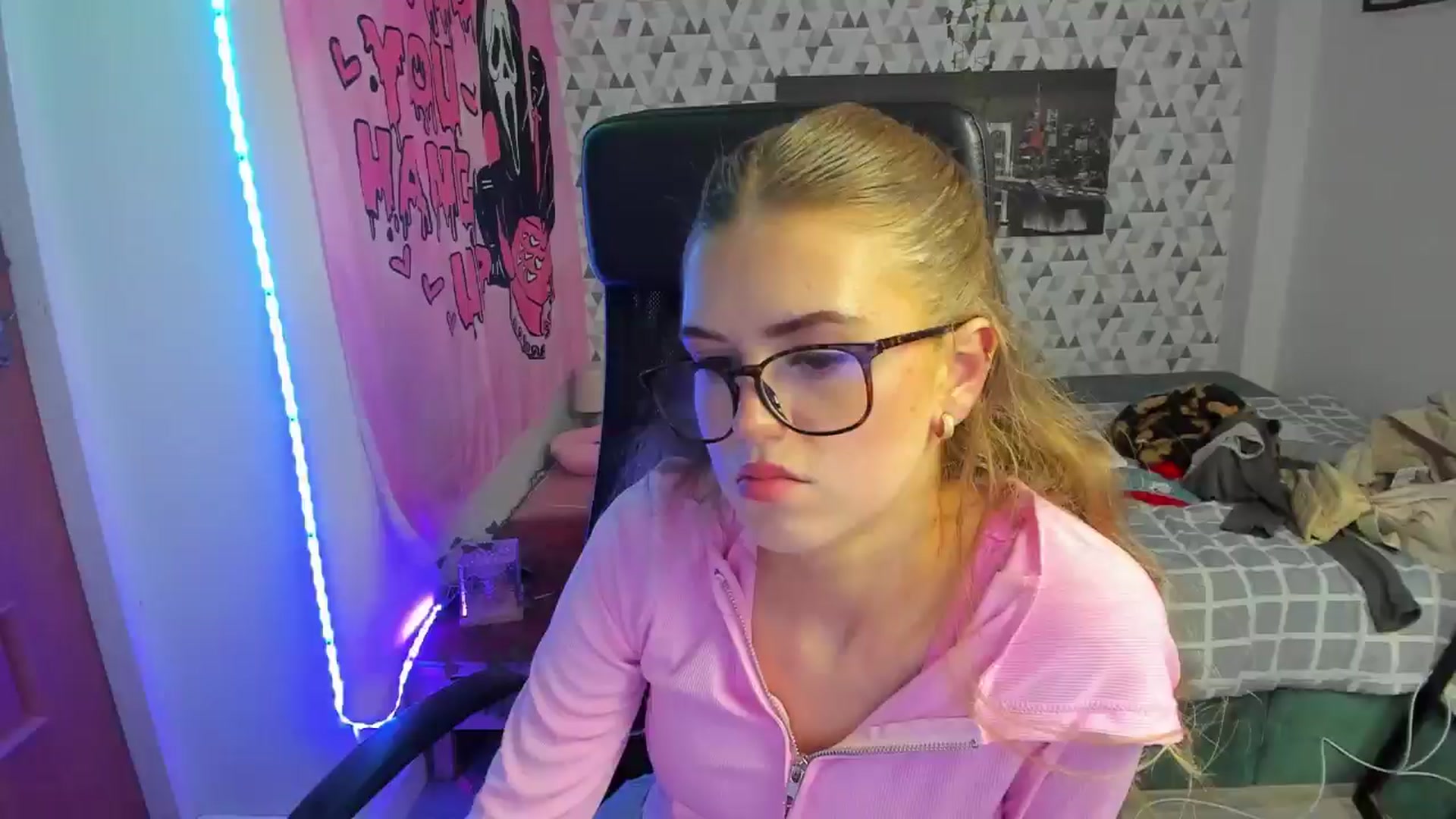 Gallery image thumbnail from Iness_lex's myfreecams stream on, 03/19/2026, 13:41 image 10 of 20