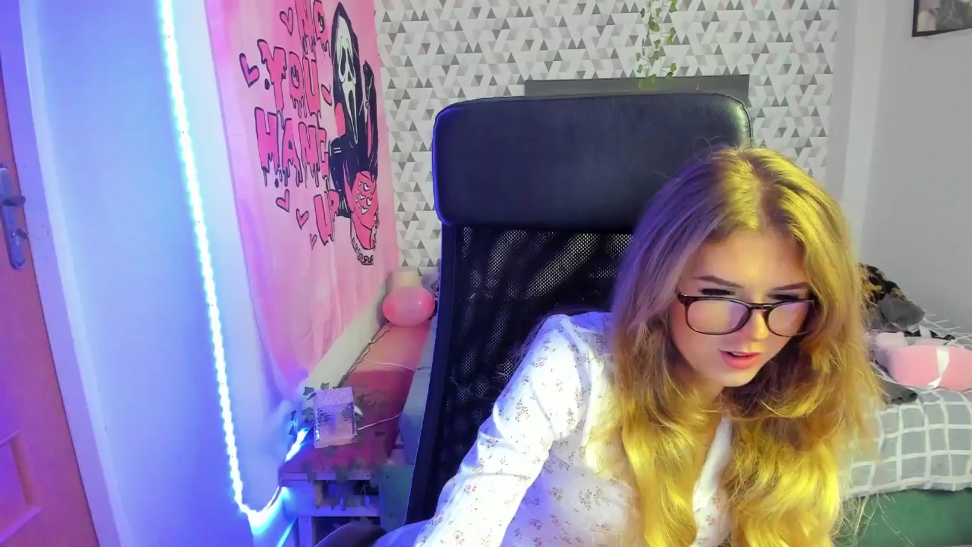Gallery image thumbnail from Iness_lex's myfreecams stream on, 03/24/2026, 10:44 image 19 of 20