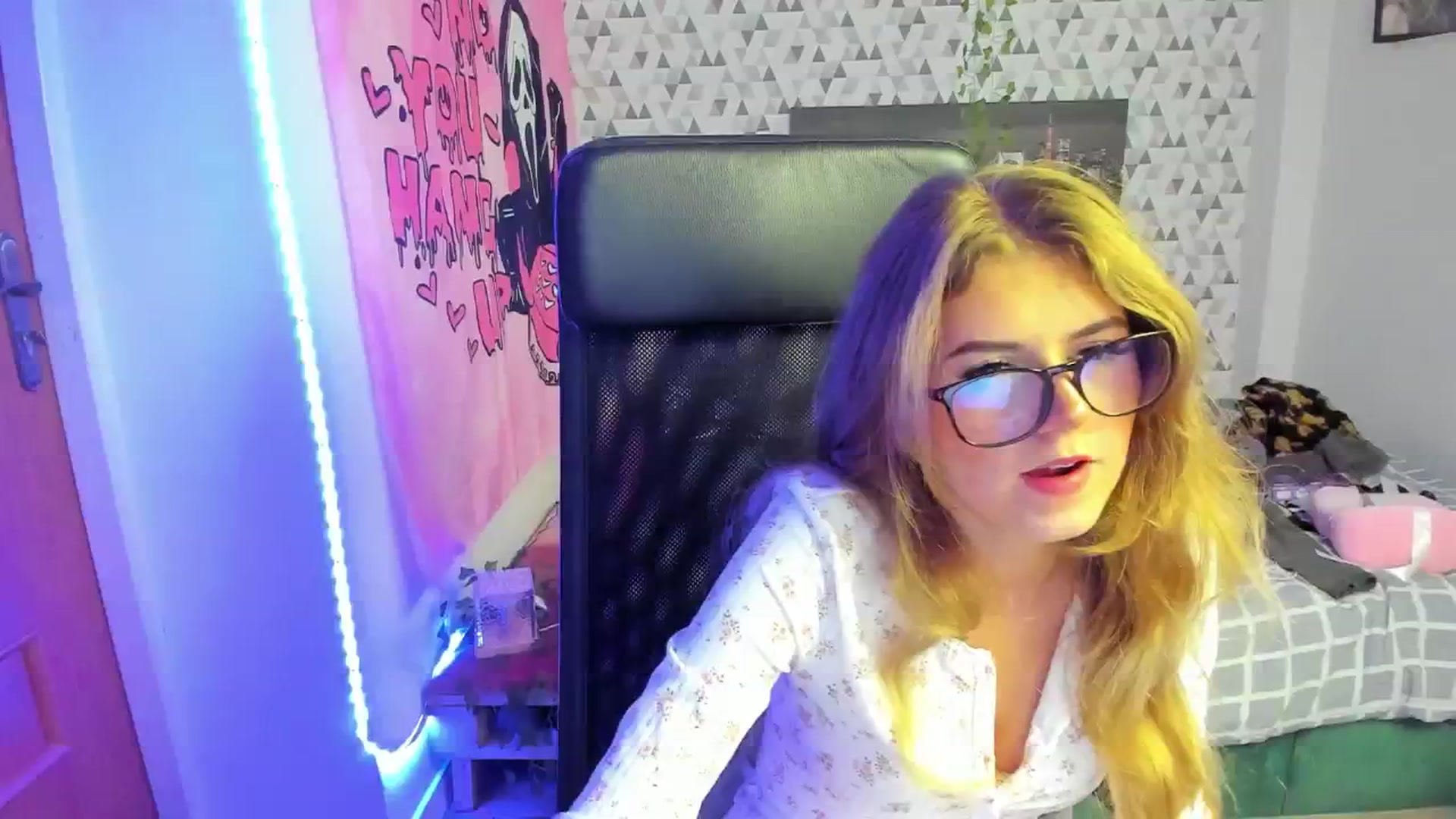 Gallery image thumbnail from Iness_lex's myfreecams stream on, 03/24/2026, 10:44 image 16 of 20