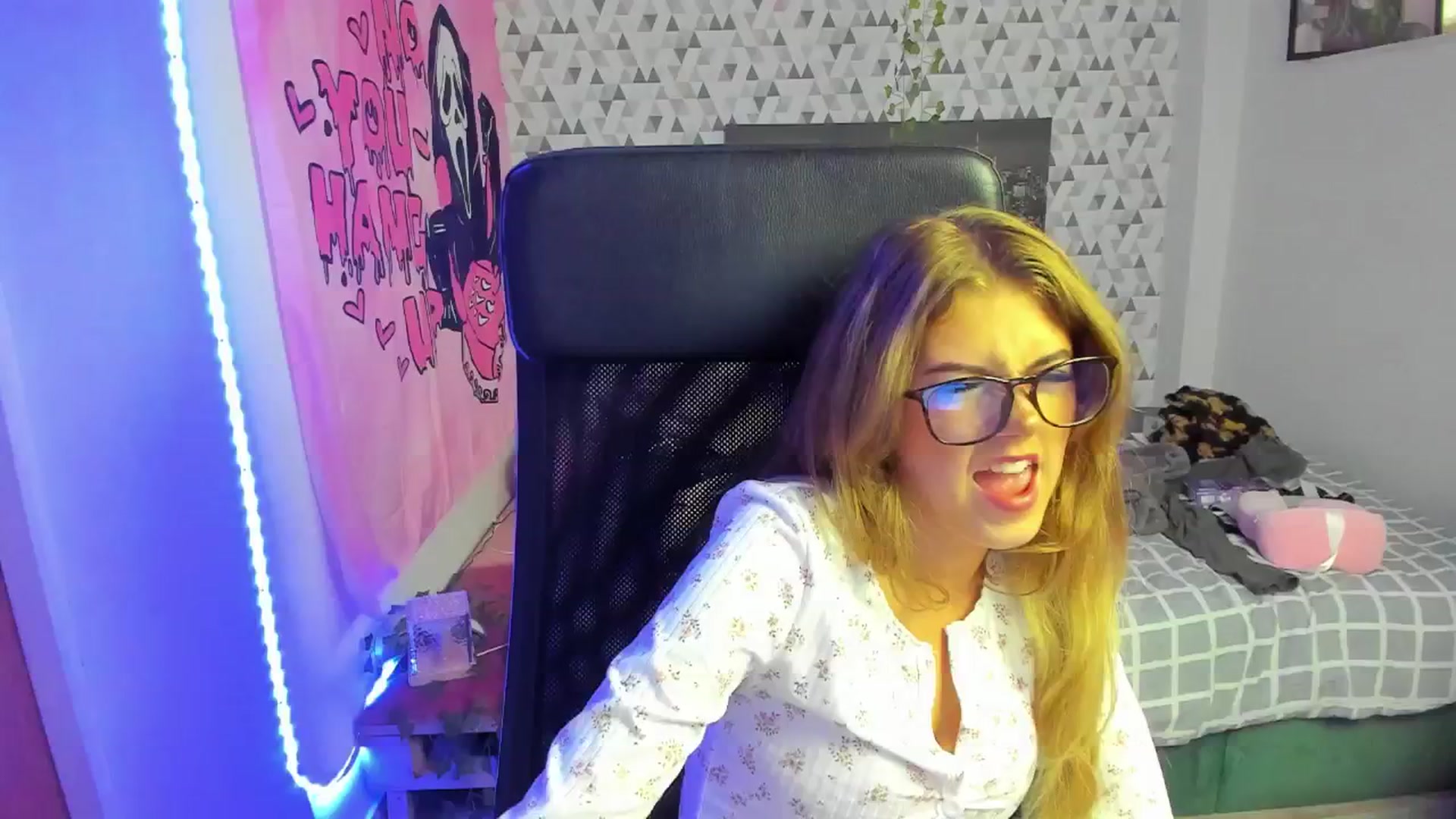Gallery image thumbnail from Iness_lex's myfreecams stream on, 03/24/2026, 12:59 image 19 of 20