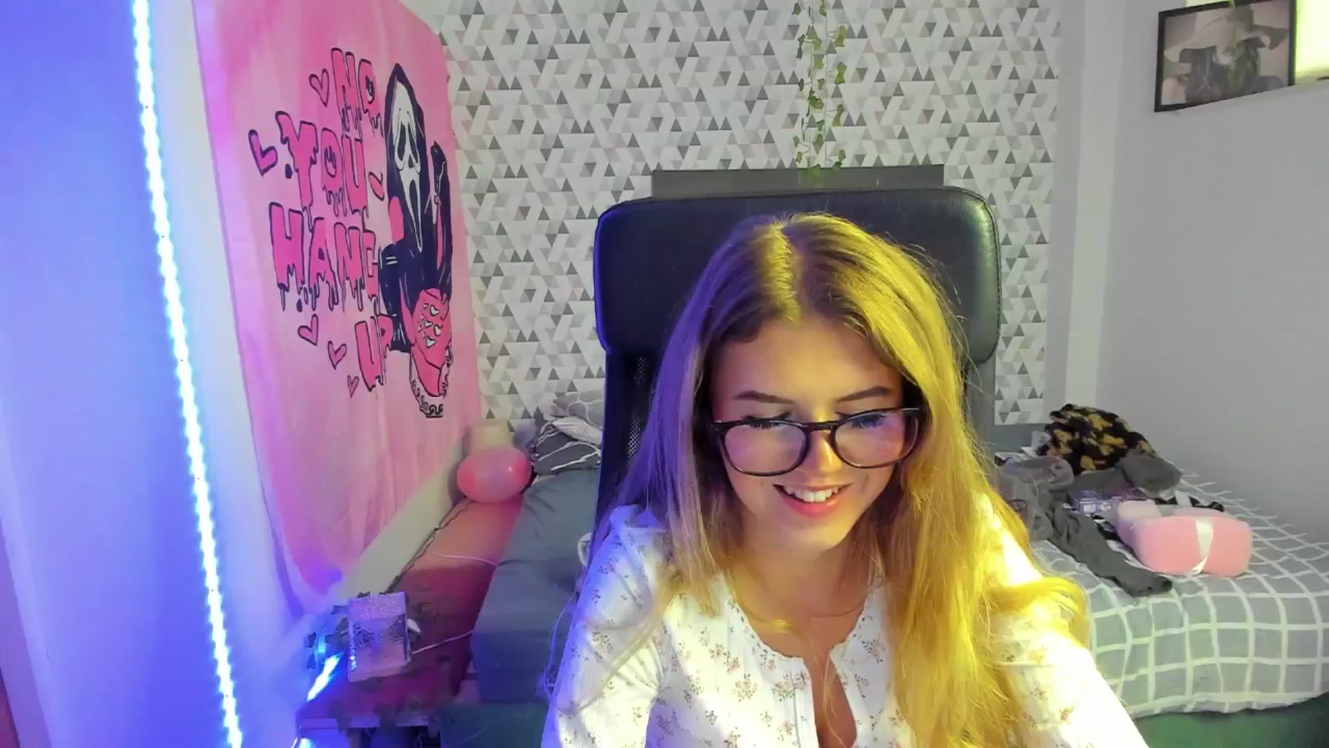Gallery image thumbnail from Iness_lex's myfreecams stream on, 03/24/2026, 13:33 image 15 of 20