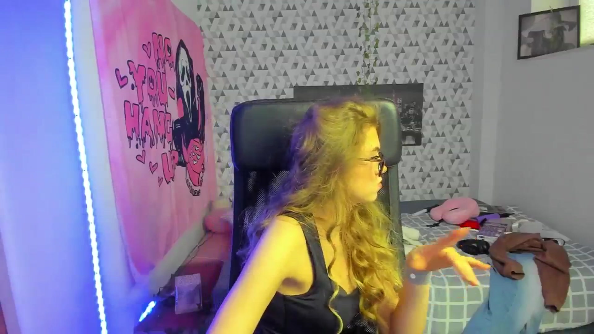 Gallery image thumbnail from Iness_lex's myfreecams stream on, 03/26/2026, 09:32 image 17 of 20