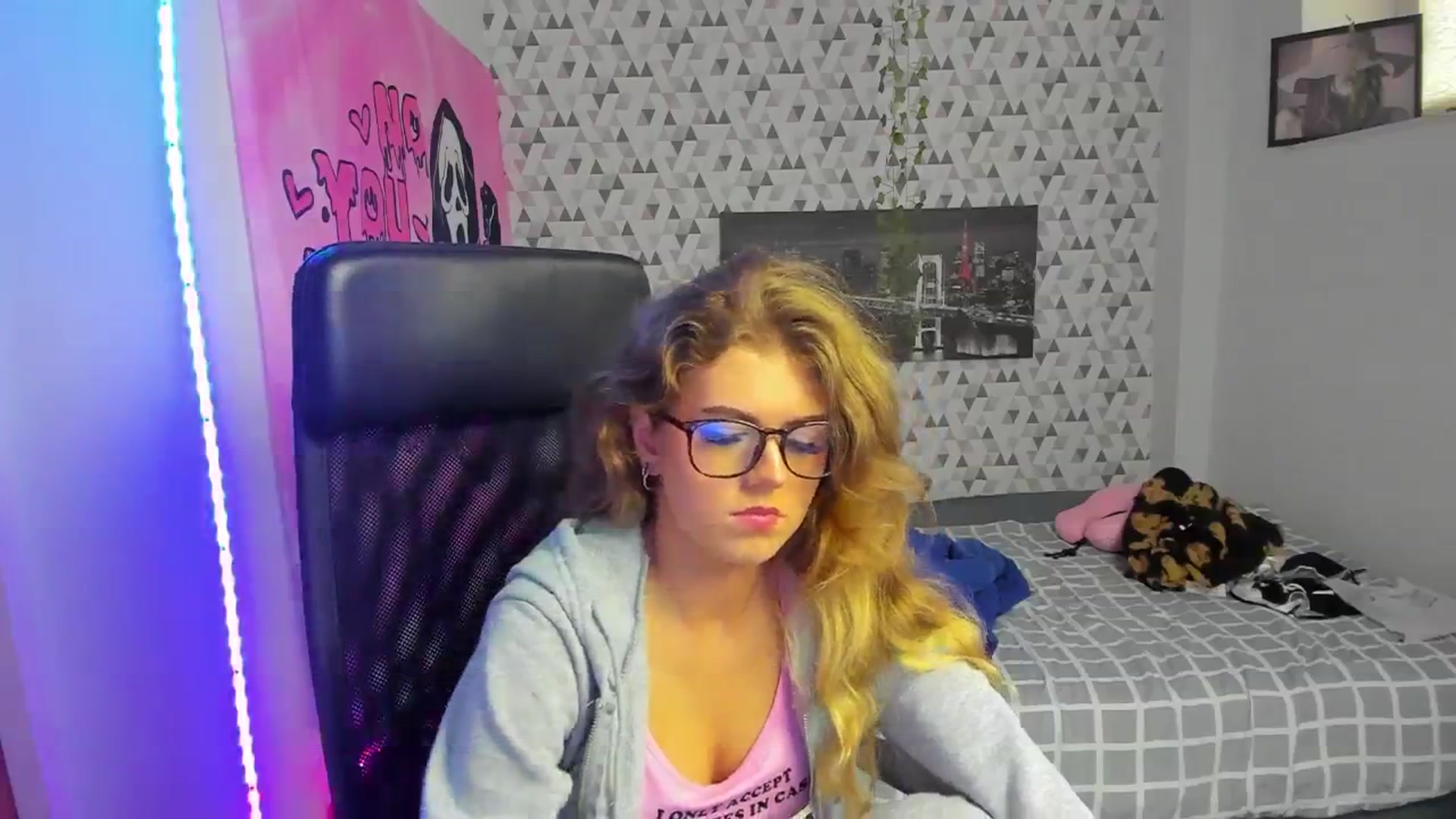 Gallery image thumbnail from Iness_lex's myfreecams stream on, 04/01/2026, 09:13 image 14 of 20