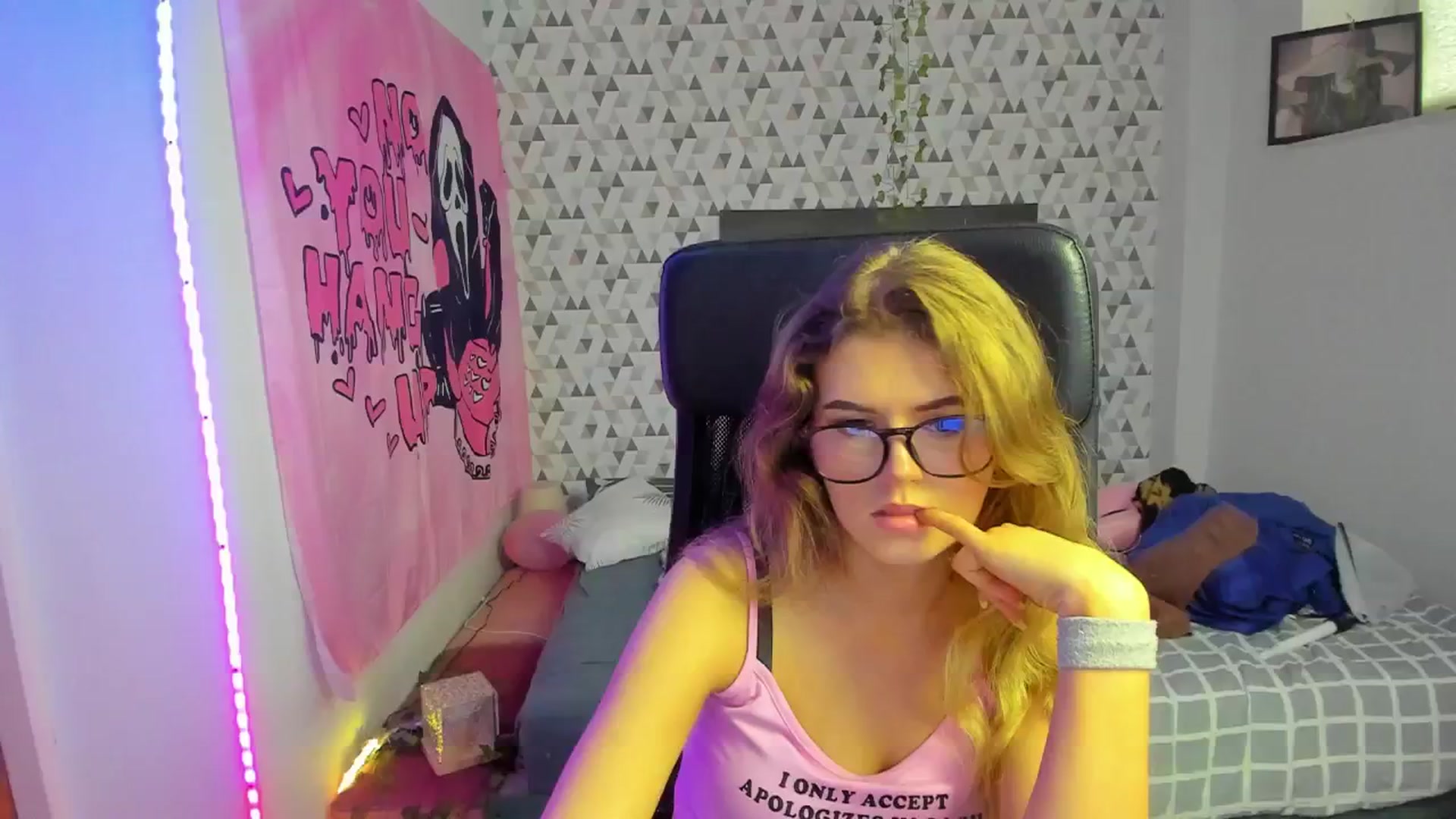 Gallery image thumbnail from Iness_lex's myfreecams stream on, 04/01/2026, 11:43 image 4 of 20