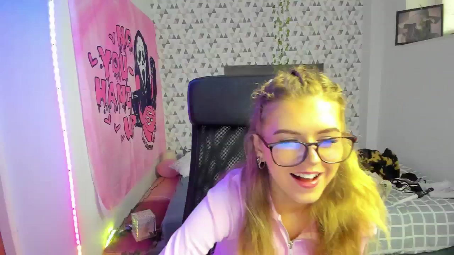Gallery image thumbnail from Iness_lex's myfreecams stream on, 04/02/2026, 07:45 image 20 of 20