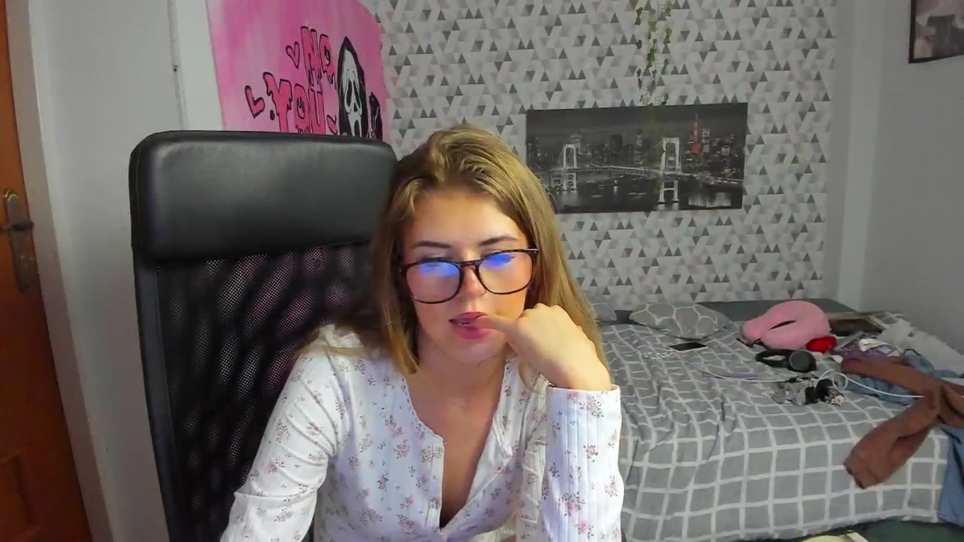 Gallery image thumbnail from Iness_lex's myfreecams stream on, 04/04/2026, 12:39 image 7 of 20
