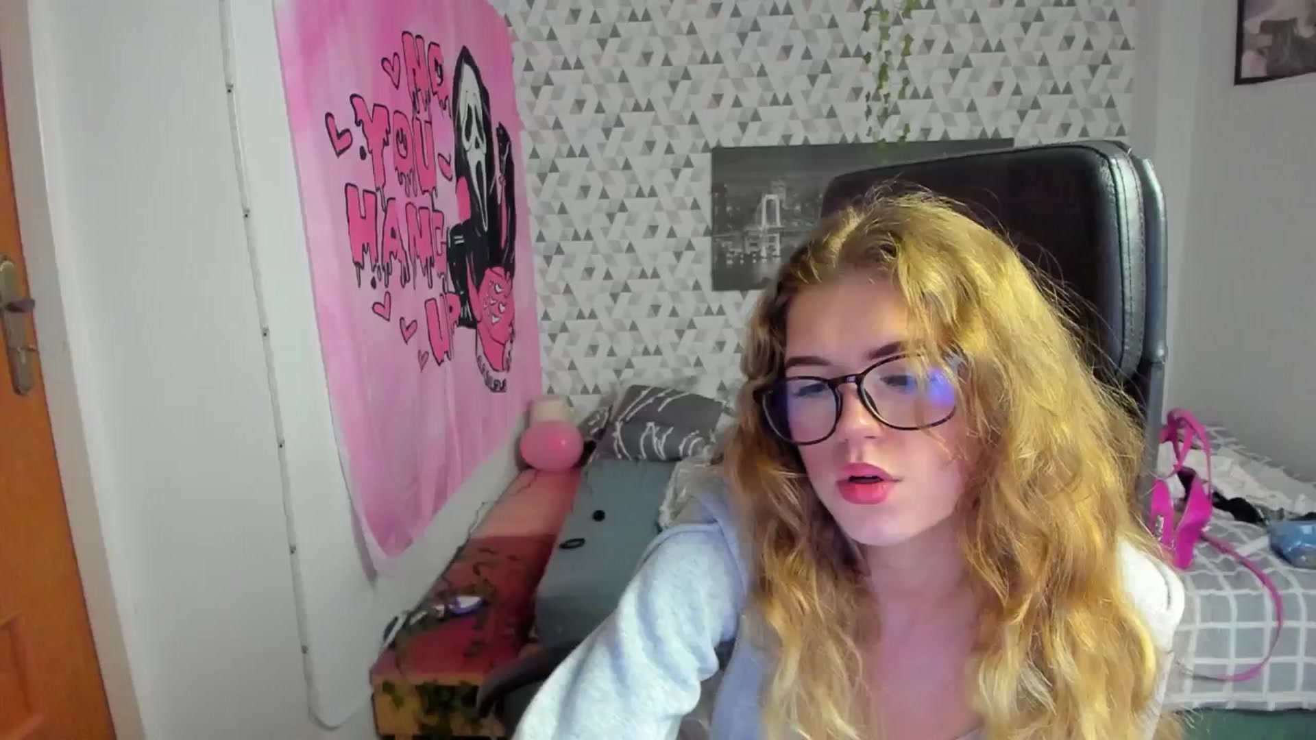Gallery image thumbnail from Iness_lex's myfreecams stream on, 04/08/2026, 10:00 image 19 of 20