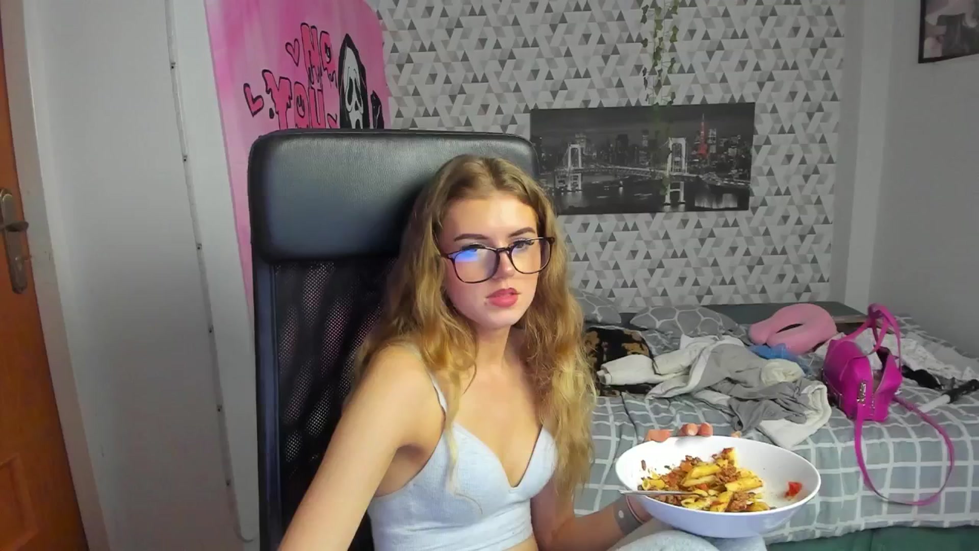 Gallery image thumbnail from Iness_lex's myfreecams stream on, 04/08/2026, 10:39 image 6 of 20