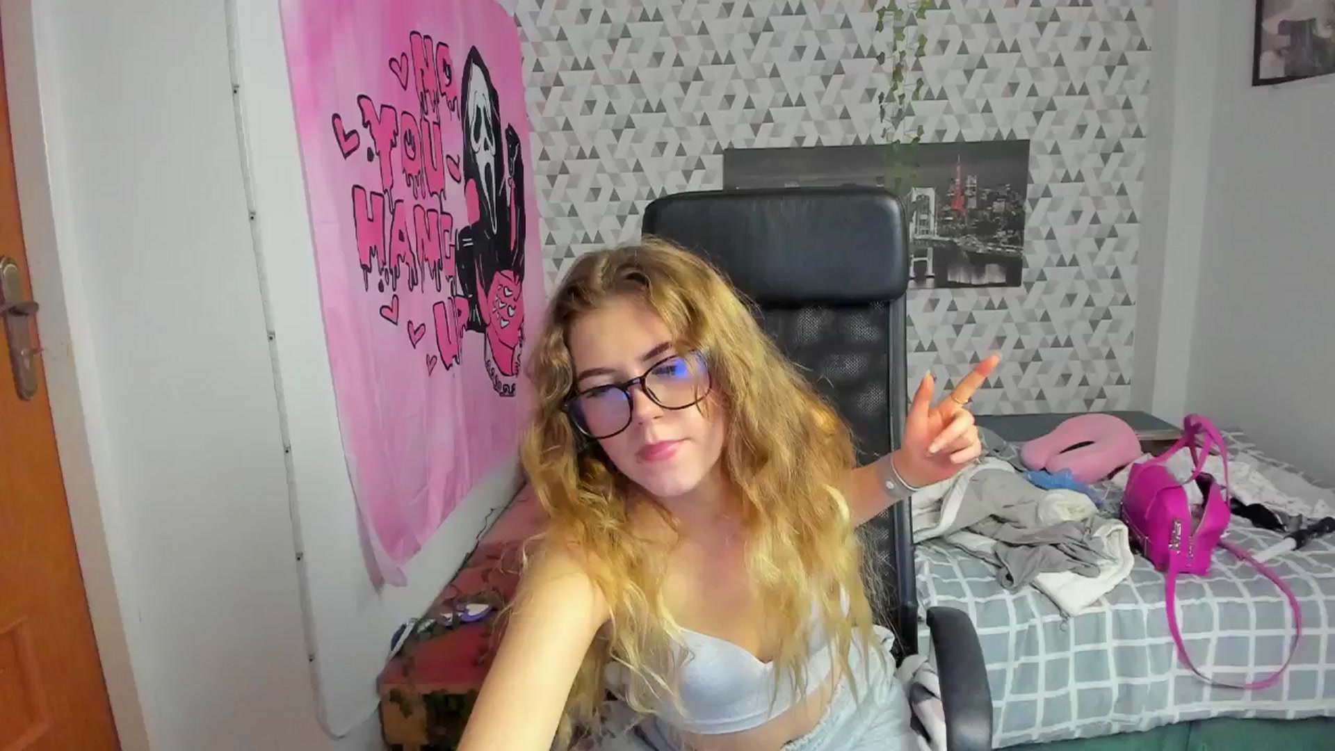 Gallery image thumbnail from Iness_lex's myfreecams stream on, 04/08/2026, 11:38 image 4 of 20