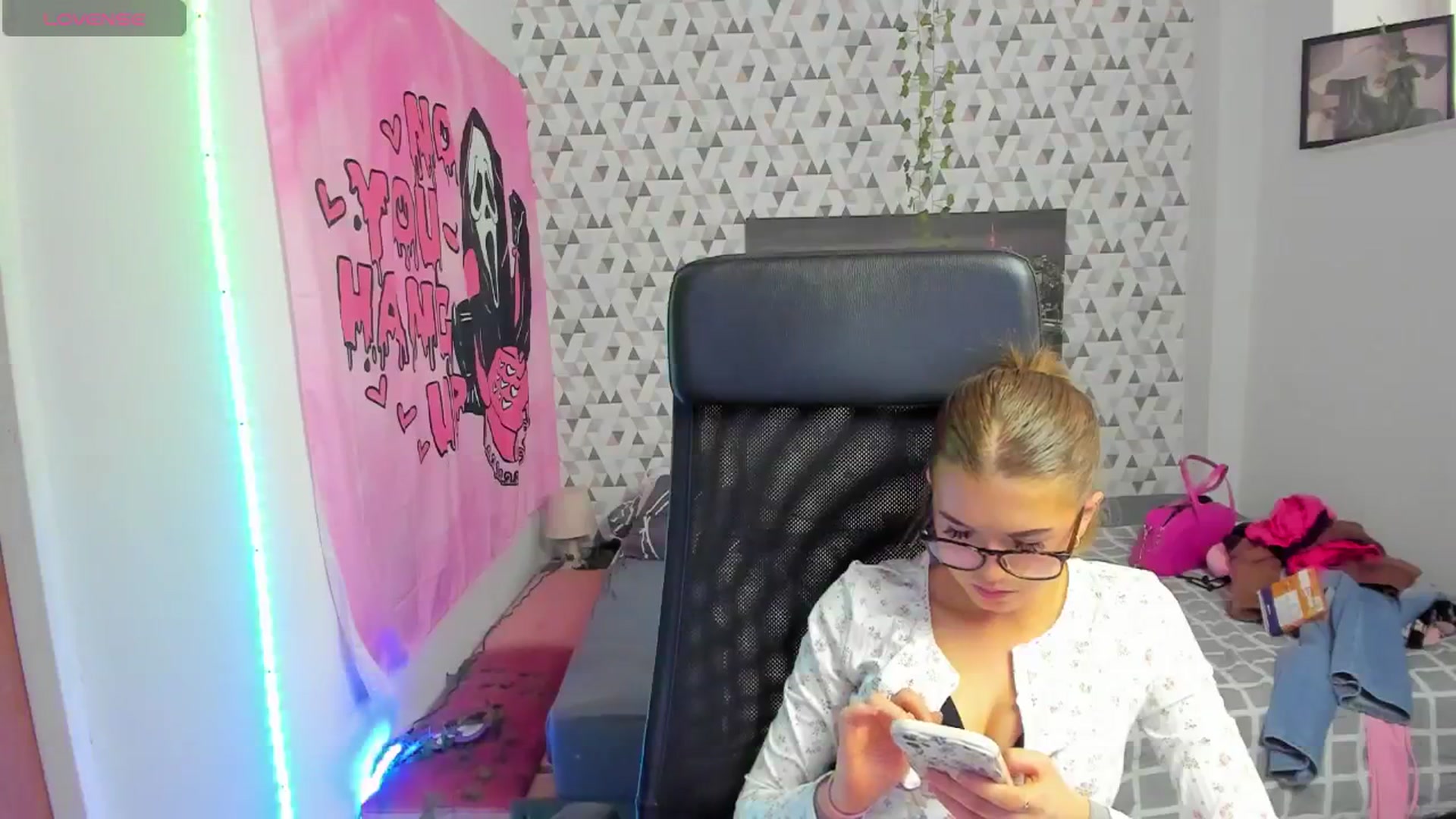 Gallery image thumbnail from Iness_lex's myfreecams stream on, 04/13/2026, 09:52 image 20 of 20