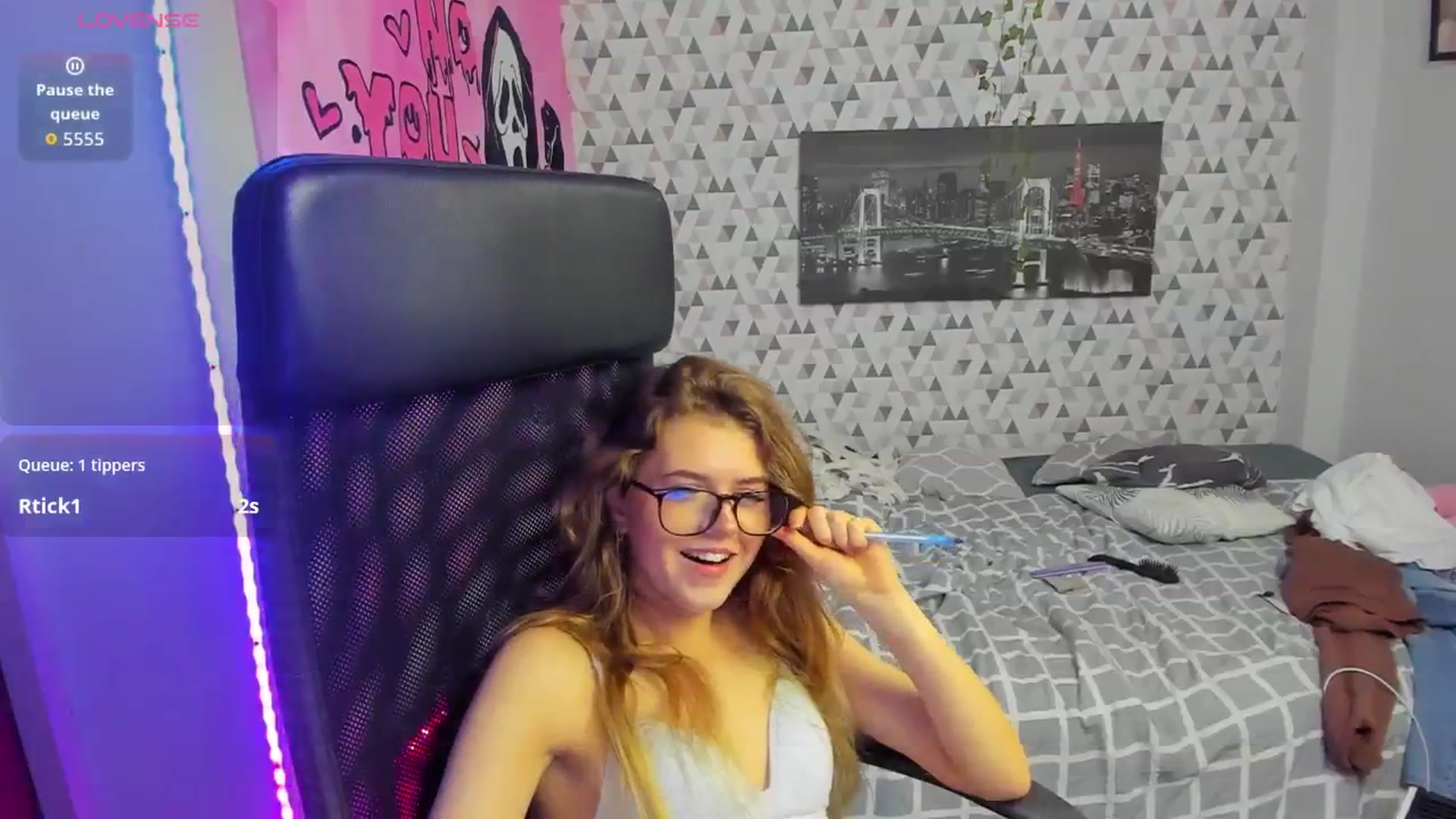 Gallery image thumbnail from Iness_lex's myfreecams stream on, 04/15/2026, 09:31 image 11 of 20