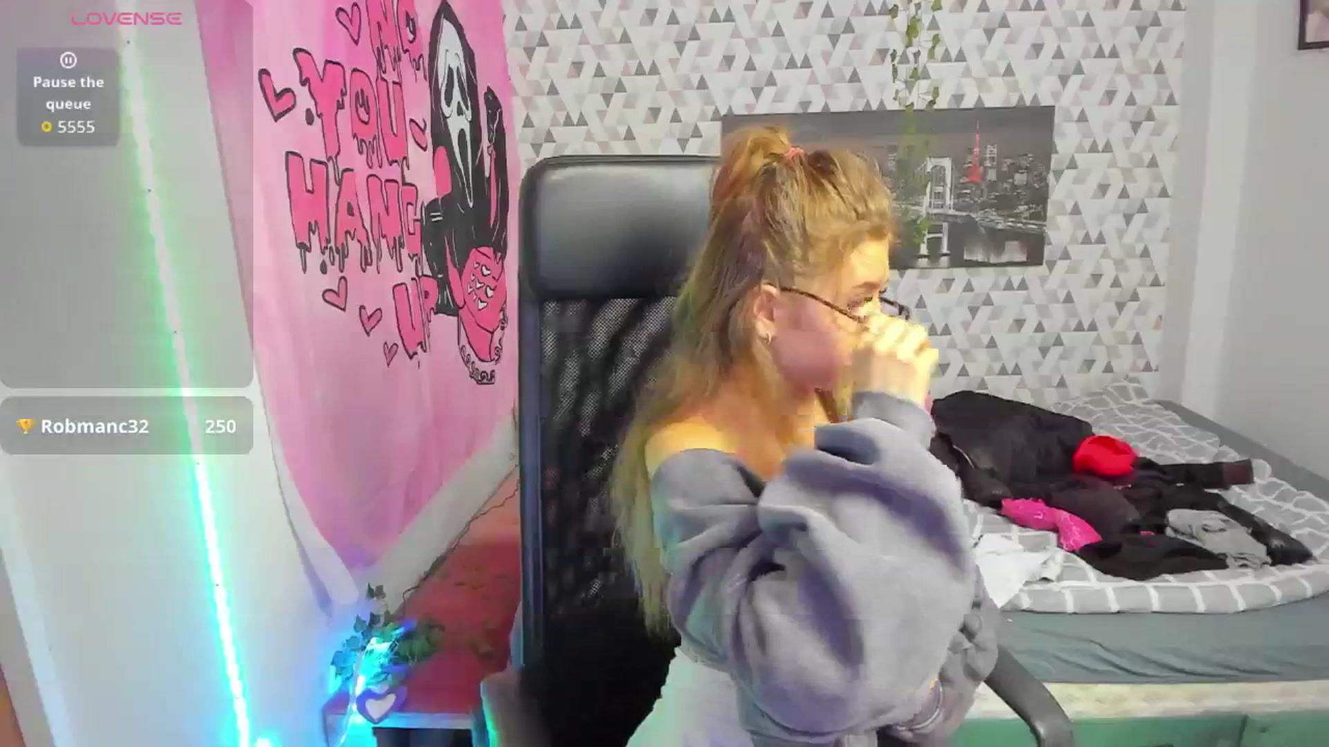 Gallery image thumbnail from Iness_lex's myfreecams stream on, 04/21/2026, 09:27 image 19 of 20
