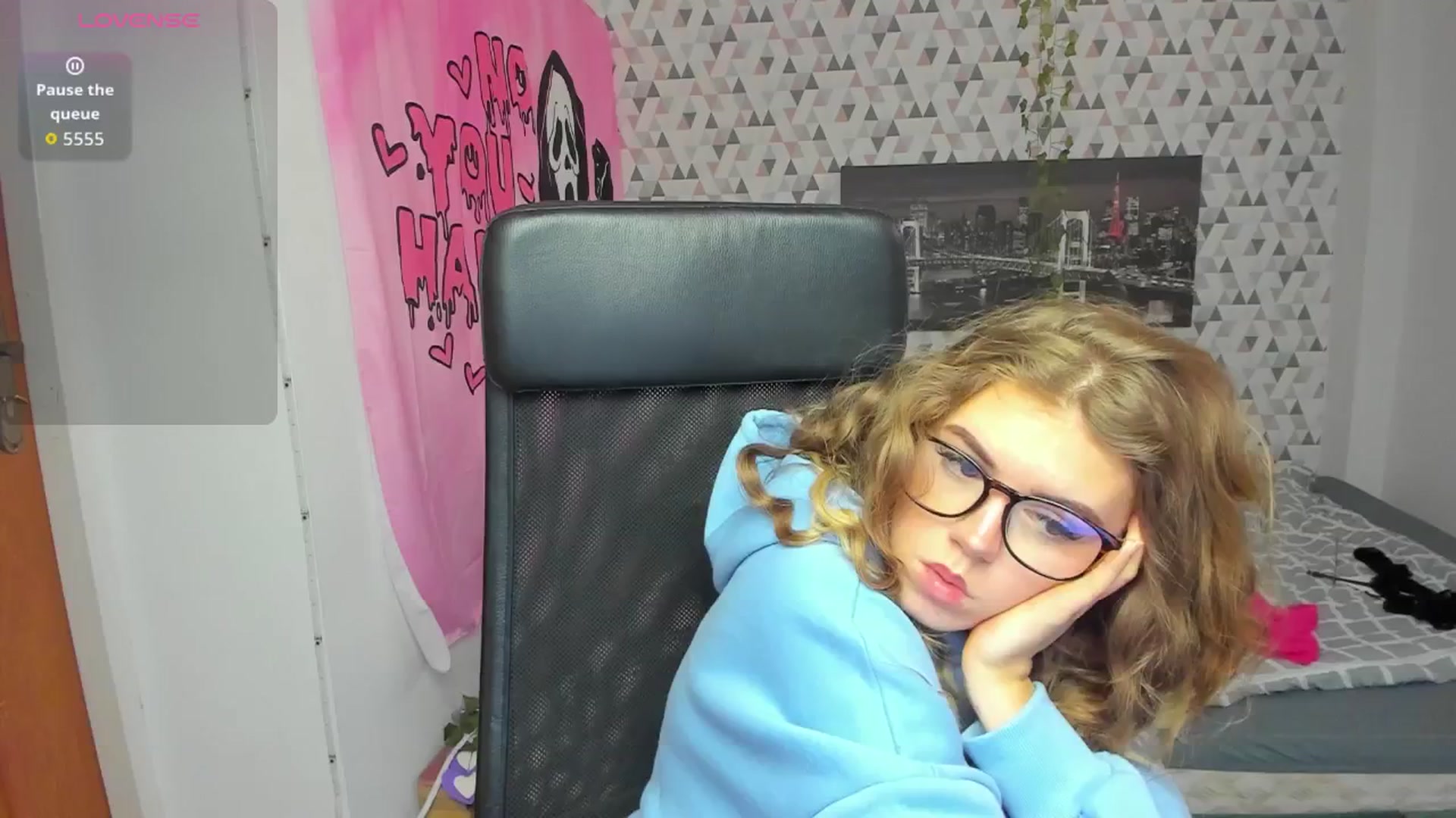 Gallery image thumbnail from Iness_lex's myfreecams stream on, 04/27/2026, 08:31 image 13 of 20