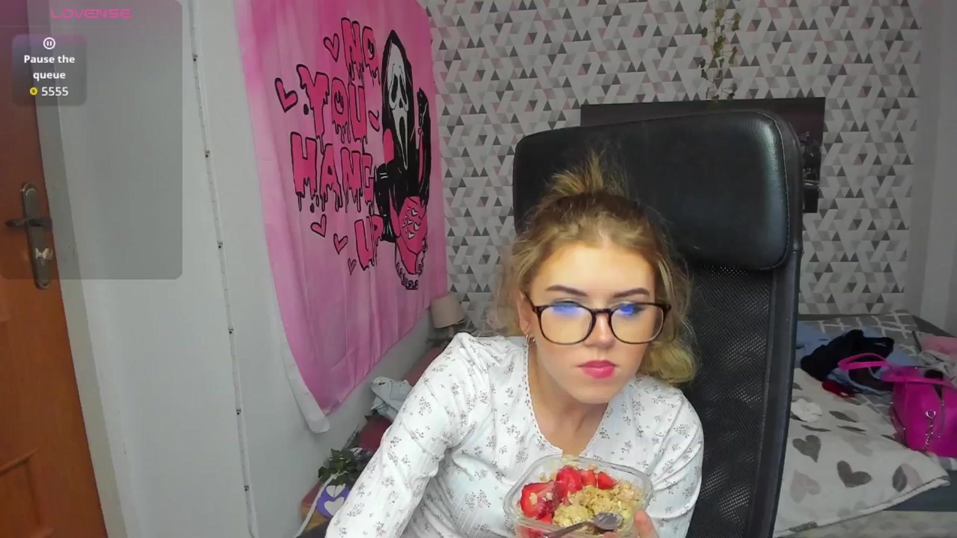 Gallery image thumbnail from Iness_lex's myfreecams stream on, 04/29/2026, 07:54 image 6 of 20