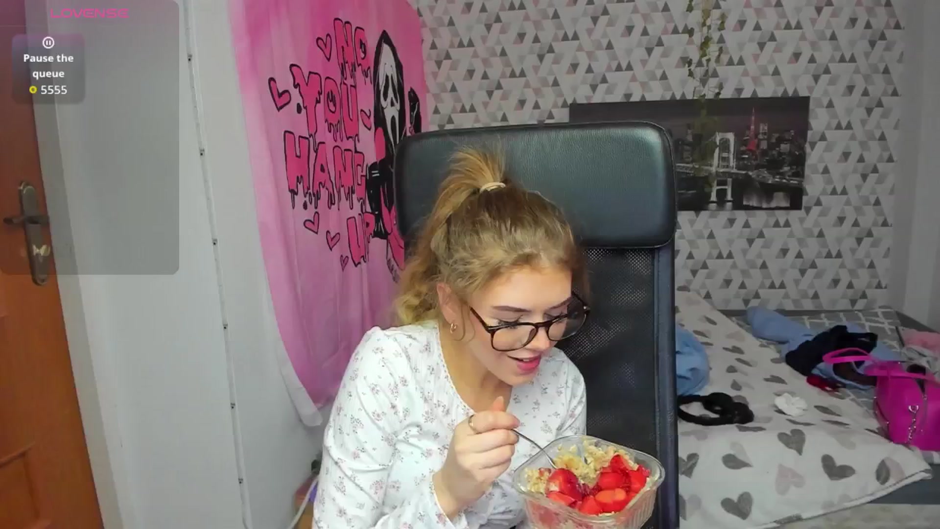 Gallery image thumbnail from Iness_lex's myfreecams stream on, 04/29/2026, 07:54 image 4 of 20