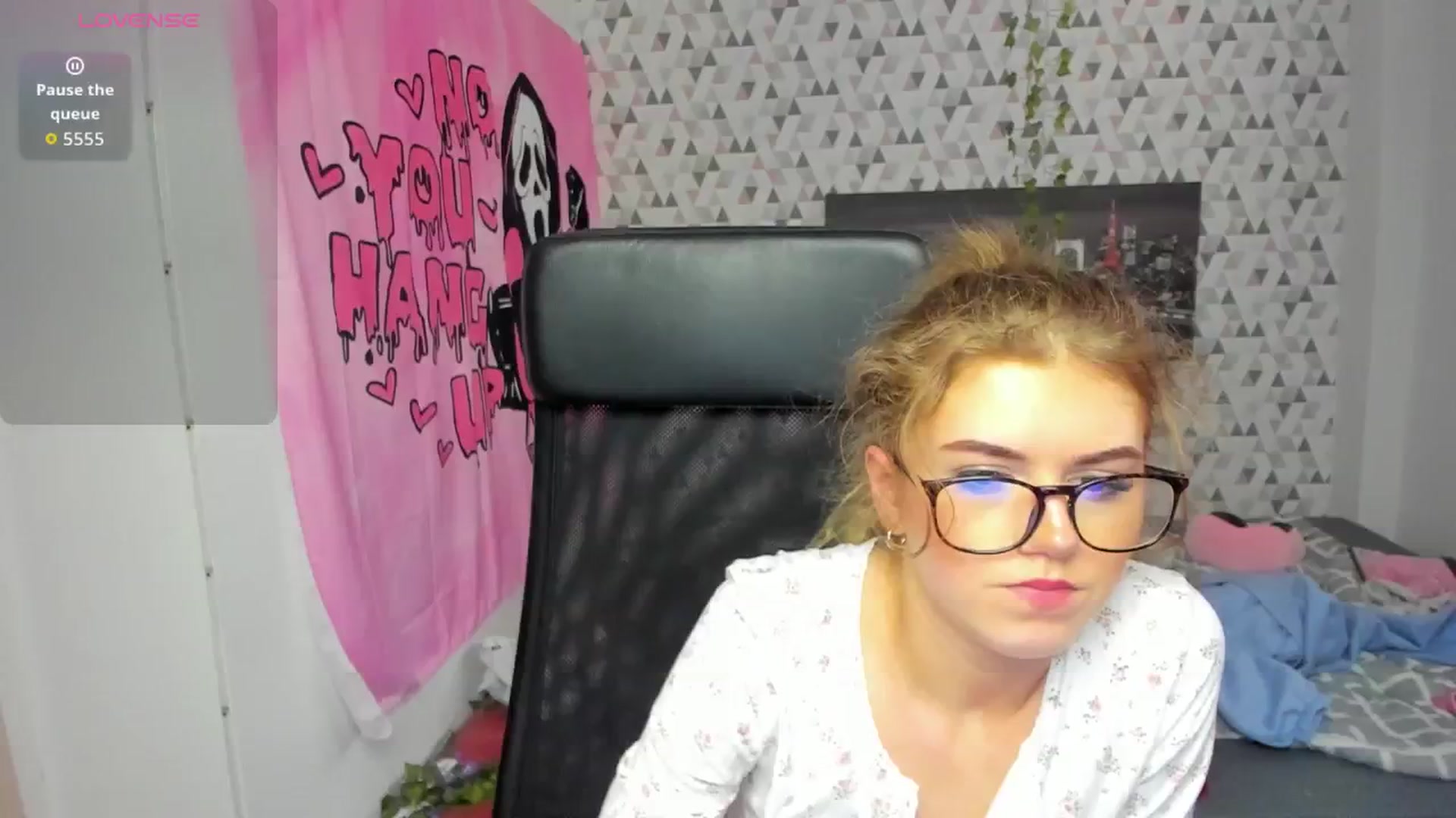Gallery image thumbnail from Iness_lex's myfreecams stream on, 04/29/2026, 11:33 image 18 of 20