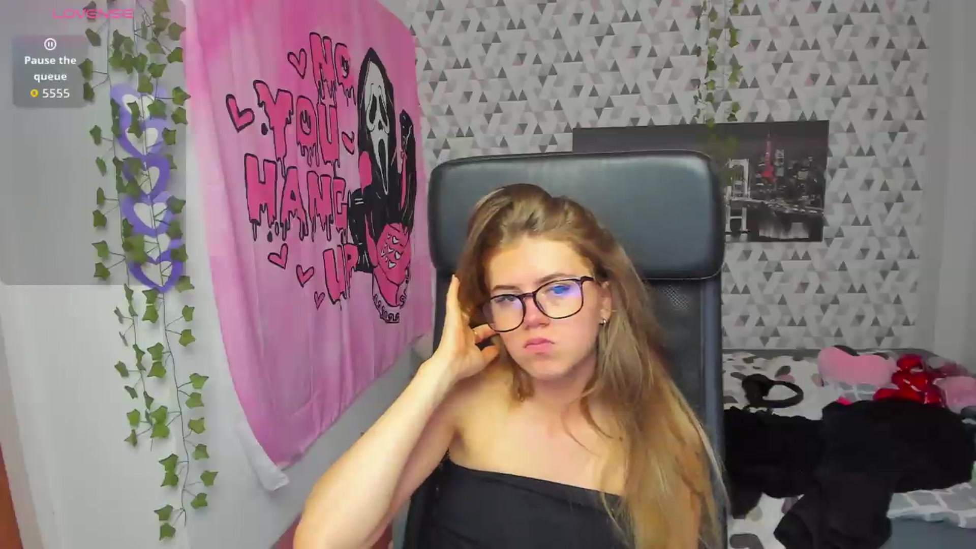 Gallery image thumbnail from Iness_lex's myfreecams stream on, 05/05/2026, 08:15 image 16 of 20