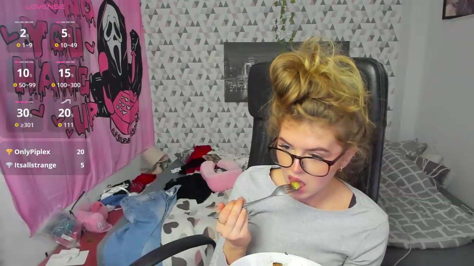 Gallery image thumbnail from Iness_lex's myfreecams stream on, 05/18/2026, 12:44 image 16 of 20