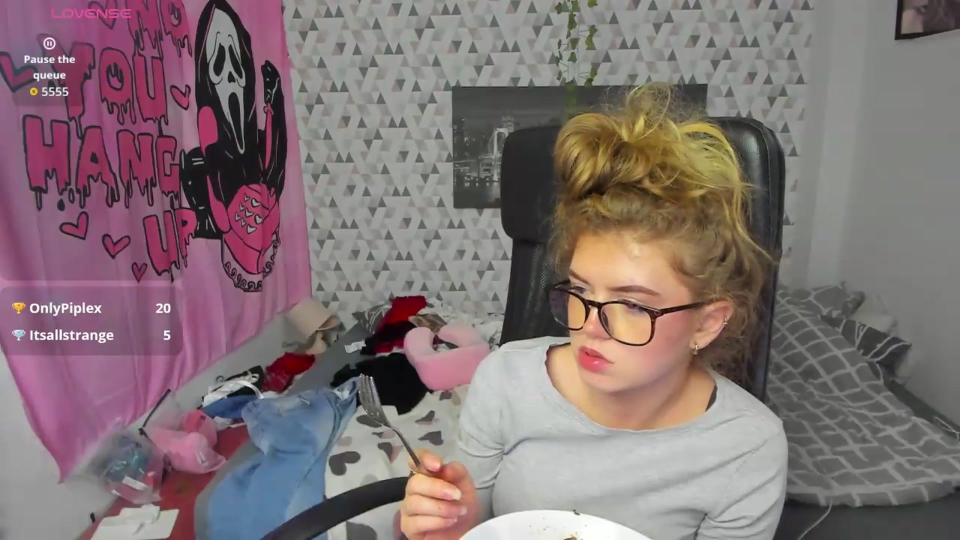 Gallery image thumbnail from Iness_lex's myfreecams stream on, 05/18/2026, 12:44 image 15 of 20