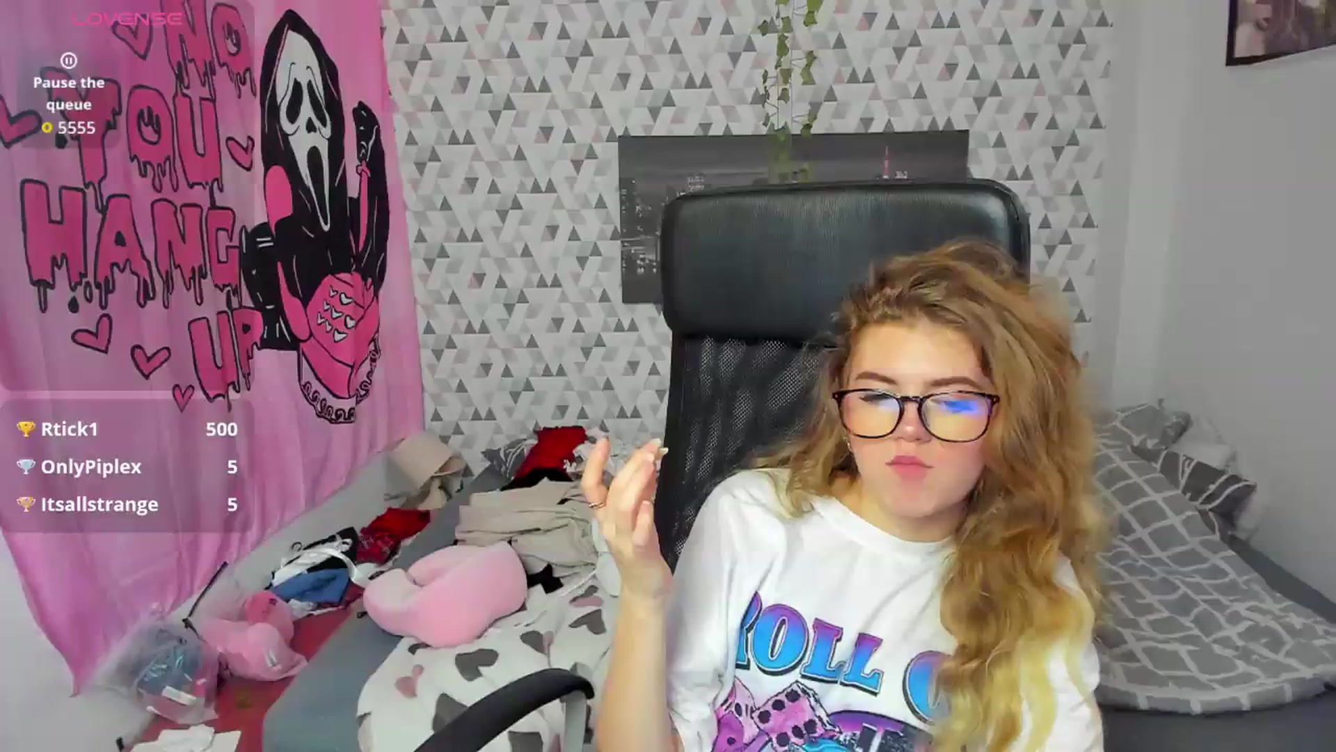 Gallery image thumbnail from Iness_lex's myfreecams stream on, 05/19/2026, 08:40 image 15 of 20