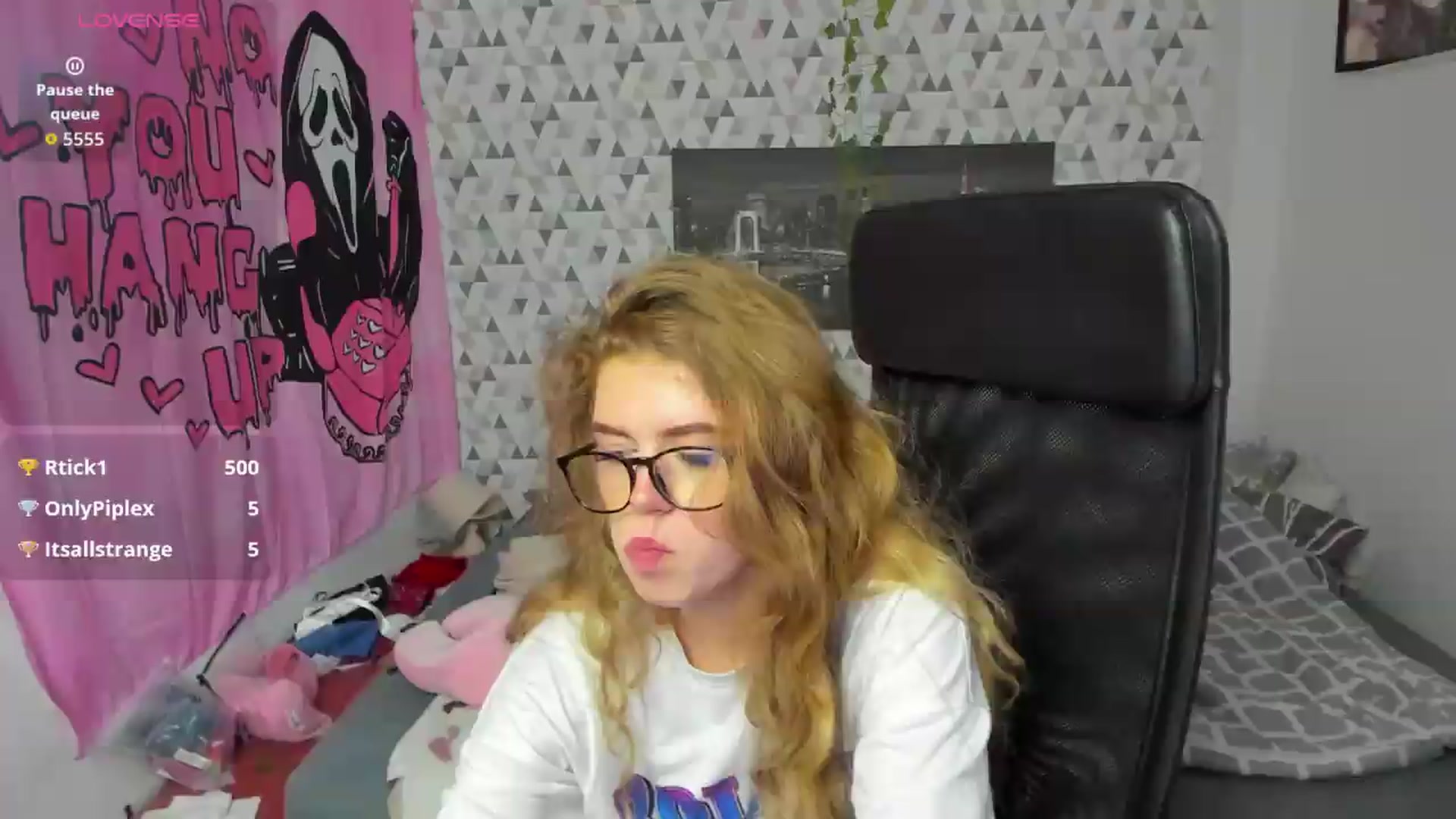 Gallery image thumbnail from Iness_lex's myfreecams stream on, 05/19/2026, 08:40 image 16 of 20