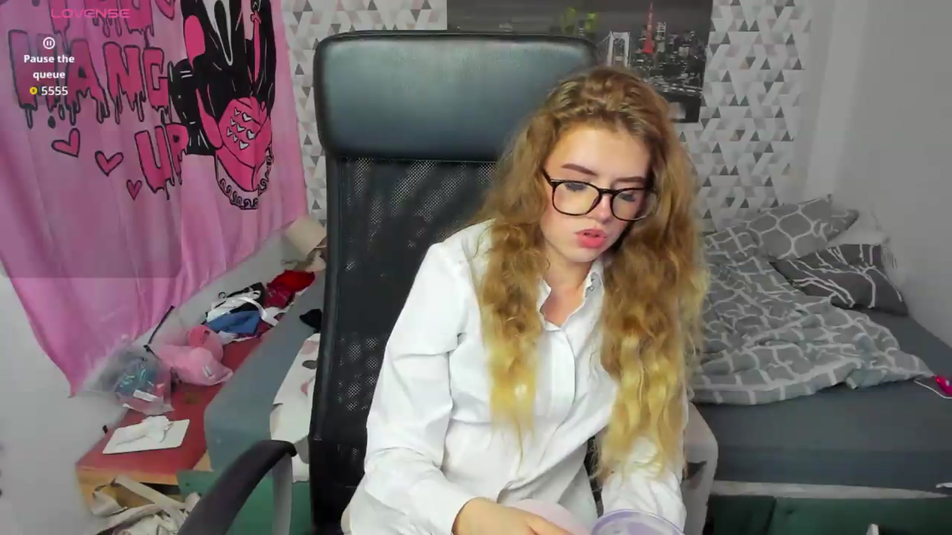 Gallery image thumbnail from Iness_lex's myfreecams stream on, 05/20/2026, 07:41 image 18 of 20