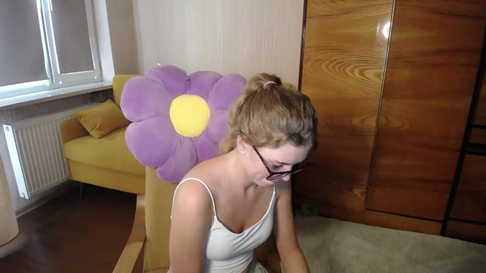 Gallery image thumbnail from Iness_lex's myfreecams stream on, 08/04/2026, 07:59 image 18 of 20
