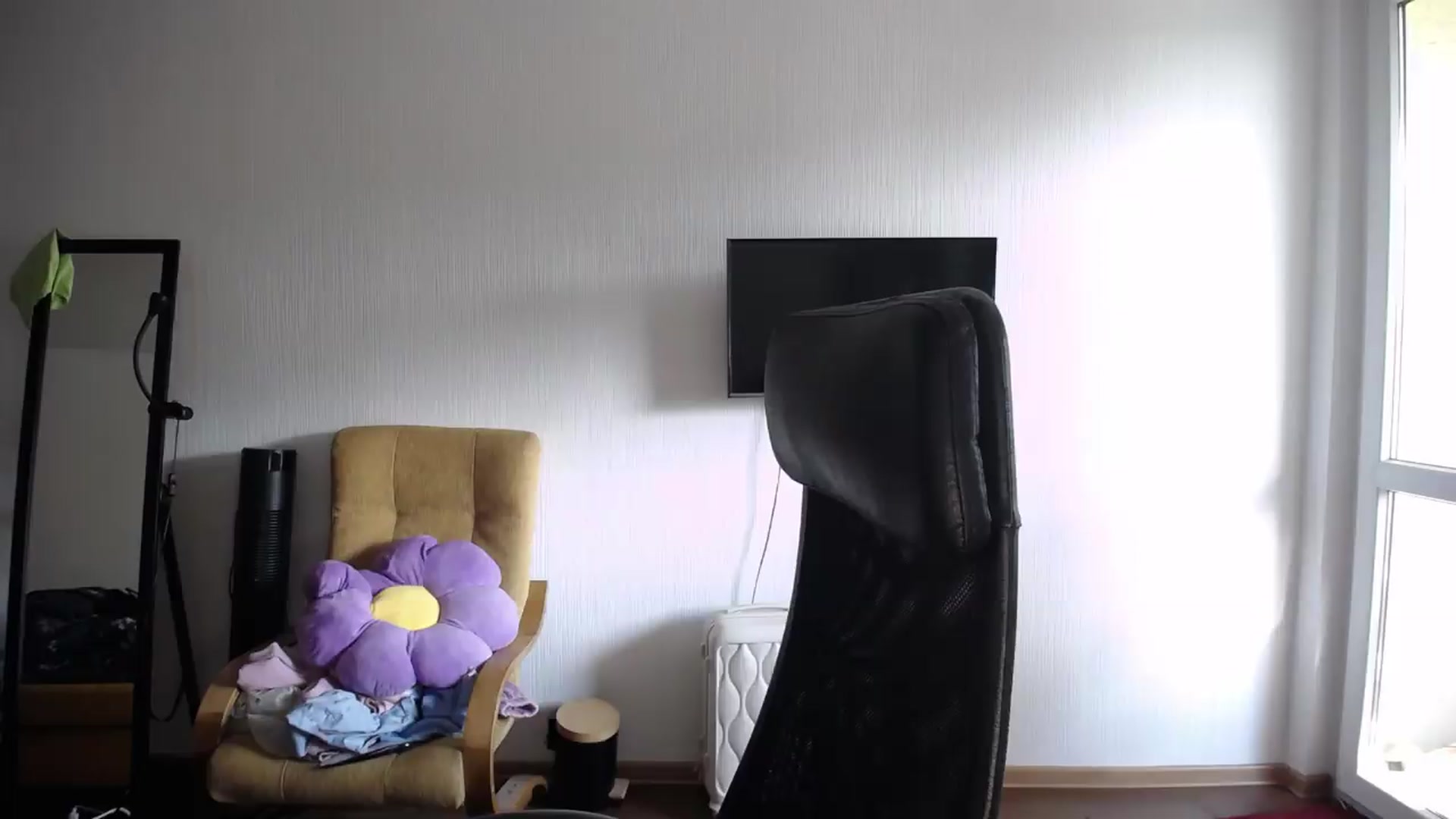 Gallery image thumbnail from Iness_lex's myfreecams stream on, 08/26/2026, 18:01 image 14 of 20
