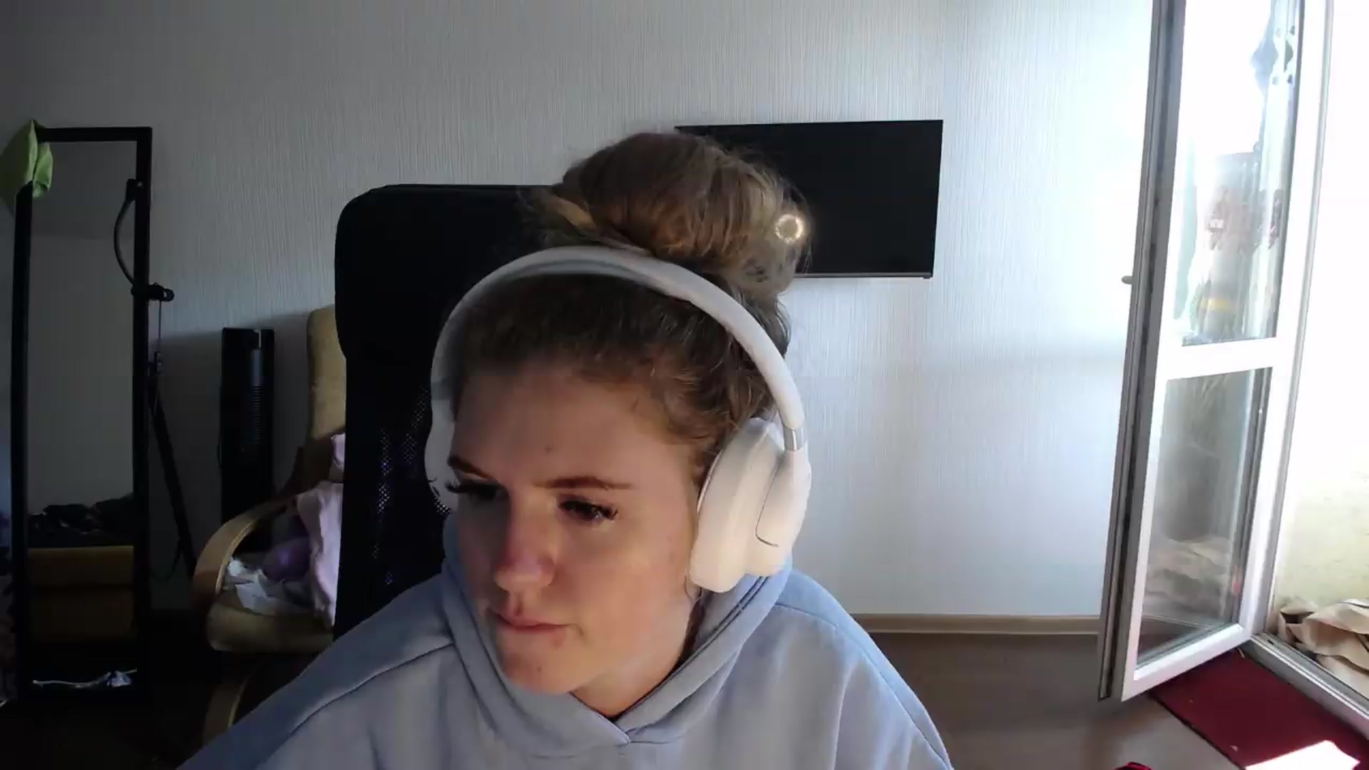 Gallery image thumbnail from Iness_lex's myfreecams stream on, 08/27/2026, 09:40 image 17 of 20