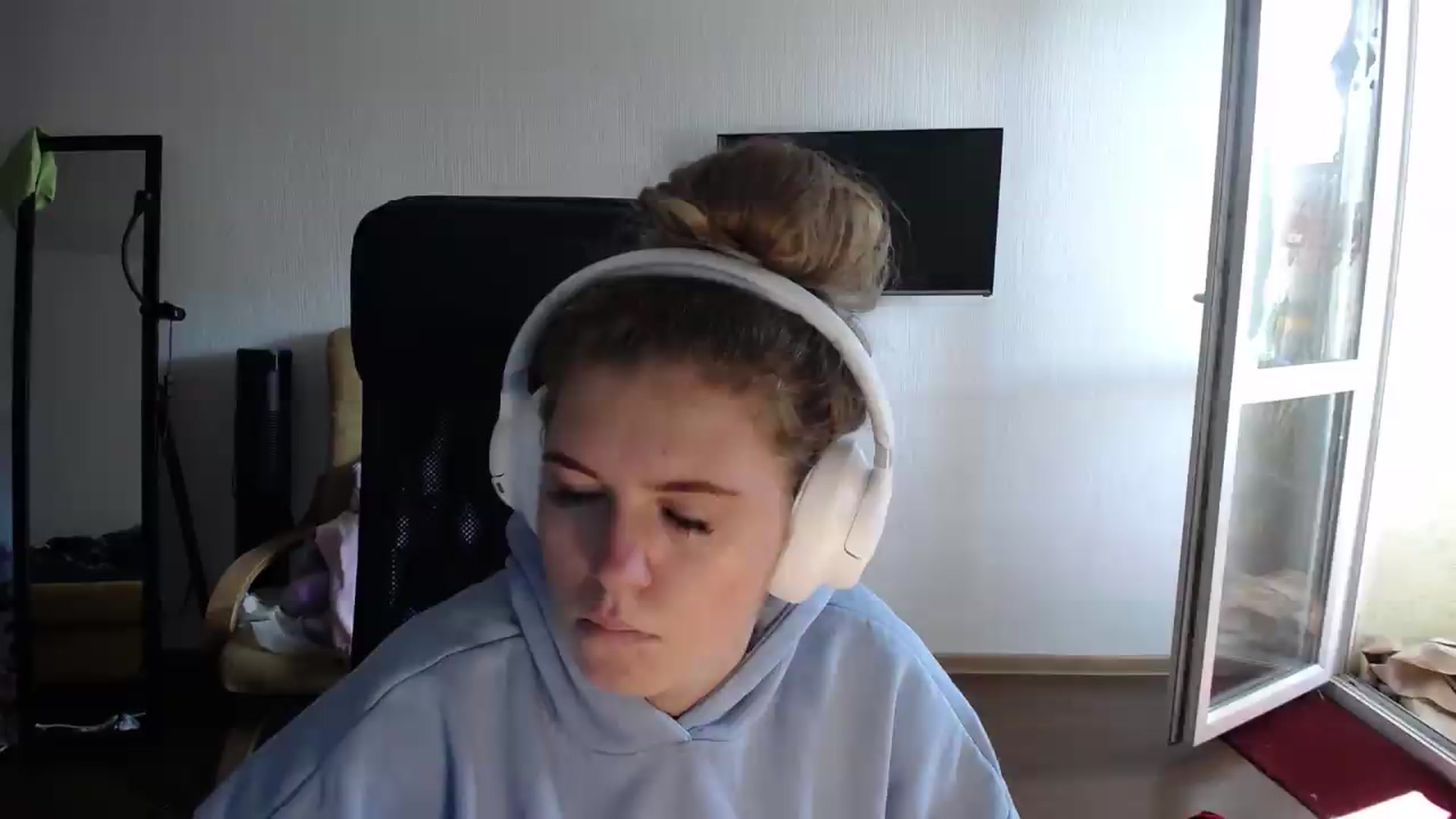 Gallery image thumbnail from Iness_lex's myfreecams stream on, 08/27/2026, 09:40 image 15 of 20