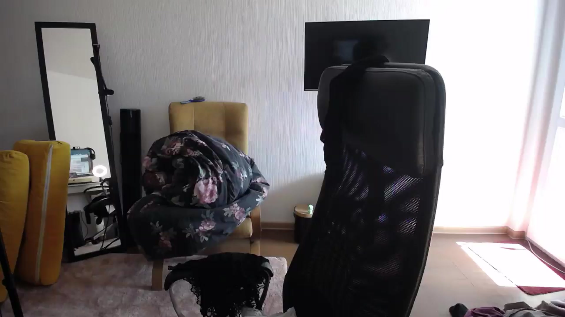 Gallery image thumbnail from Iness_lex's myfreecams stream on, 09/01/2026, 10:46 image 17 of 20