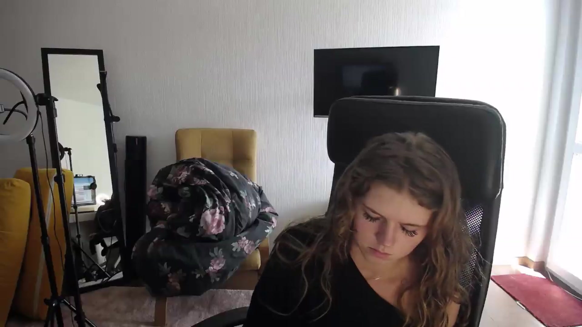 Gallery image thumbnail from Iness_lex's myfreecams stream on, 09/01/2026, 13:04 image 18 of 20