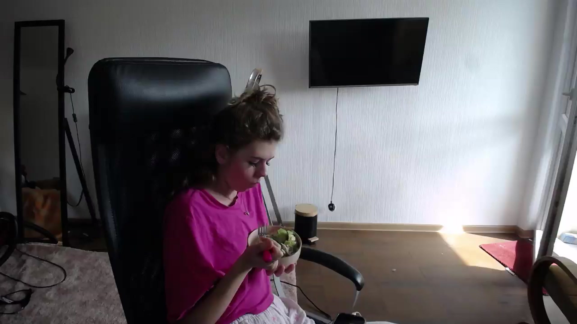 Gallery image thumbnail from Iness_lex's myfreecams stream on, 09/10/2026, 11:35 image 7 of 20