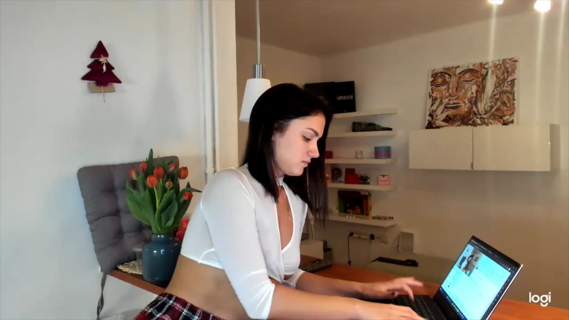 Gallery image thumbnail from Infinity_XX's myfreecams stream on, 03/29/2023, 20:03 image 17 of 20