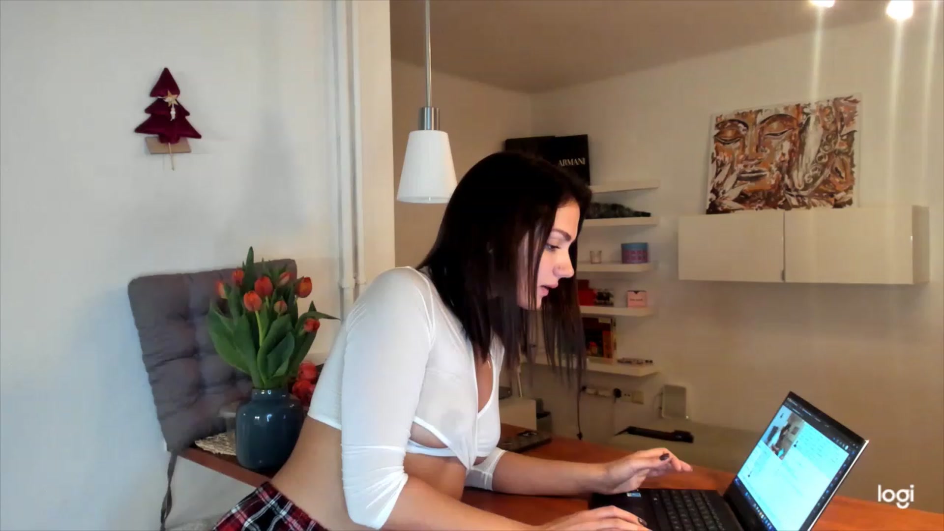 Gallery image thumbnail from Infinity_XX's myfreecams stream on, 03/29/2023, 20:03 image 16 of 20