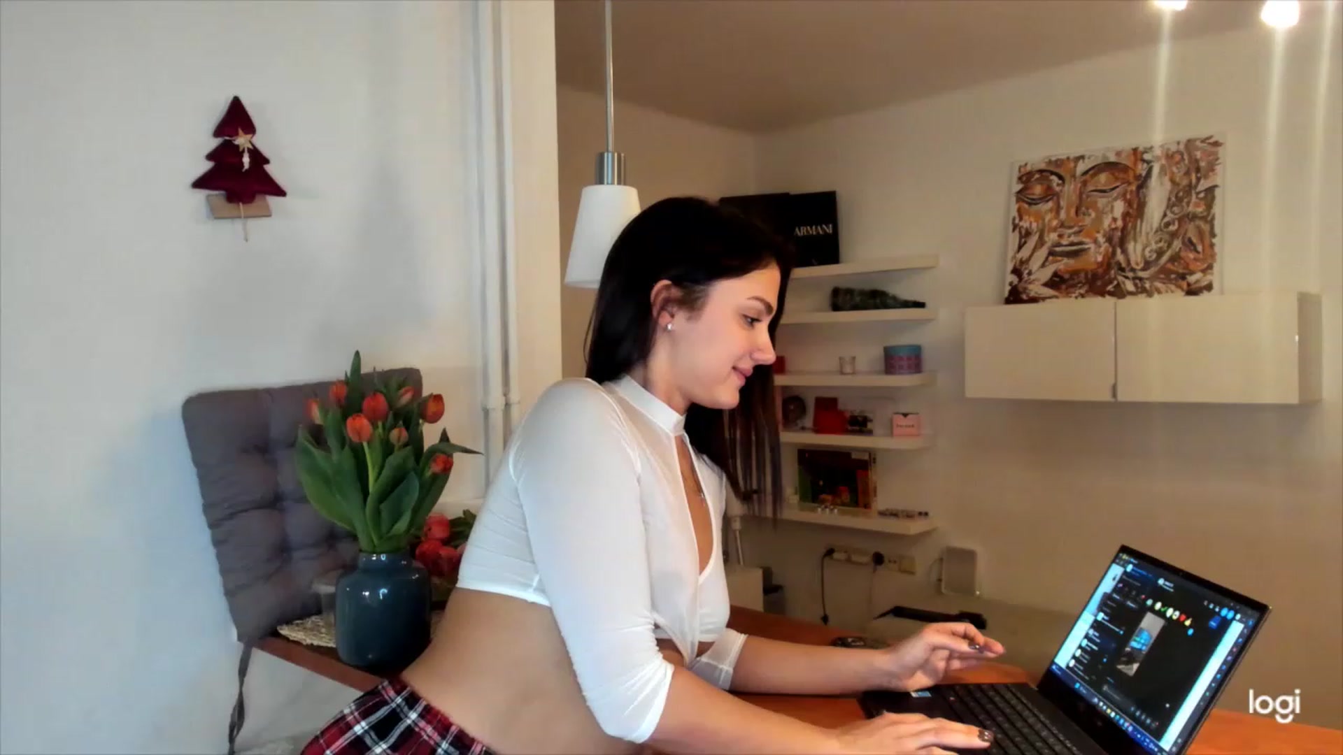Gallery image thumbnail from Infinity_XX's myfreecams stream on, 03/29/2023, 20:03 image 15 of 20