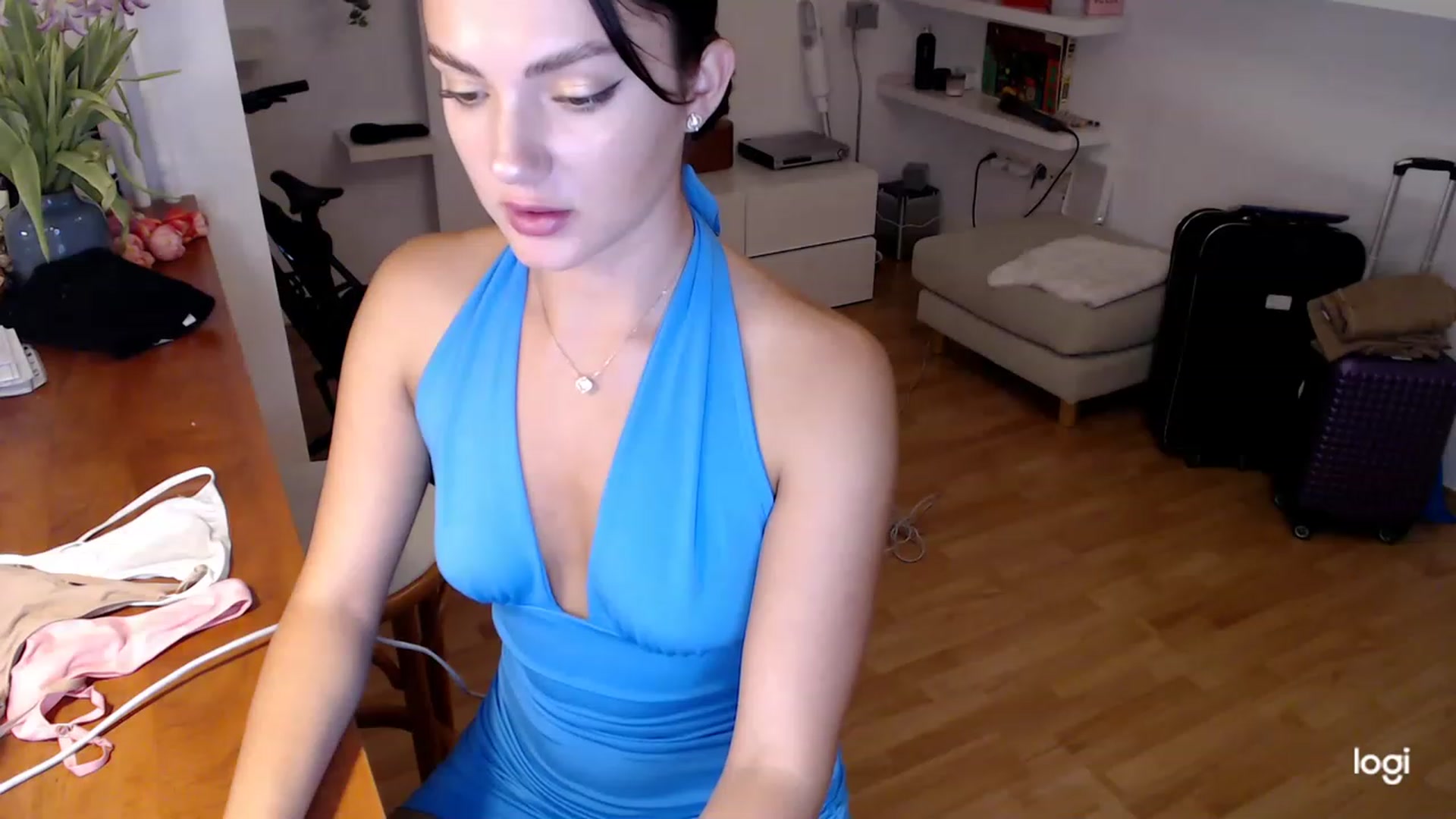 Gallery image thumbnail from Infinity_XX's myfreecams stream on, 05/19/2023, 20:45 image 3 of 20