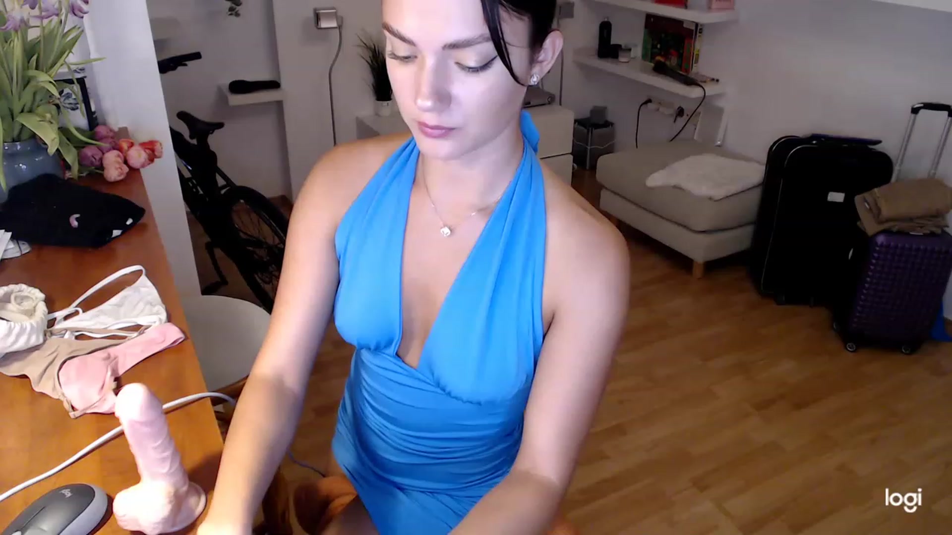 Gallery image thumbnail from Infinity_XX's myfreecams stream on, 05/19/2023, 20:45 image 19 of 20