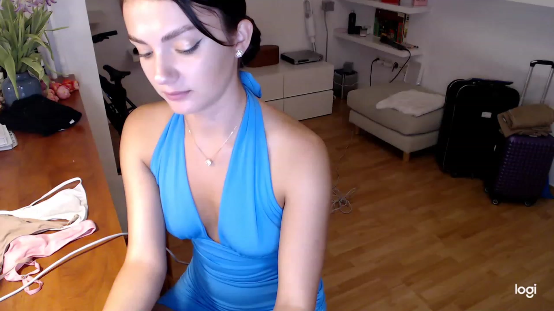 Gallery image thumbnail from Infinity_XX's myfreecams stream on, 05/19/2023, 20:45 image 1 of 20