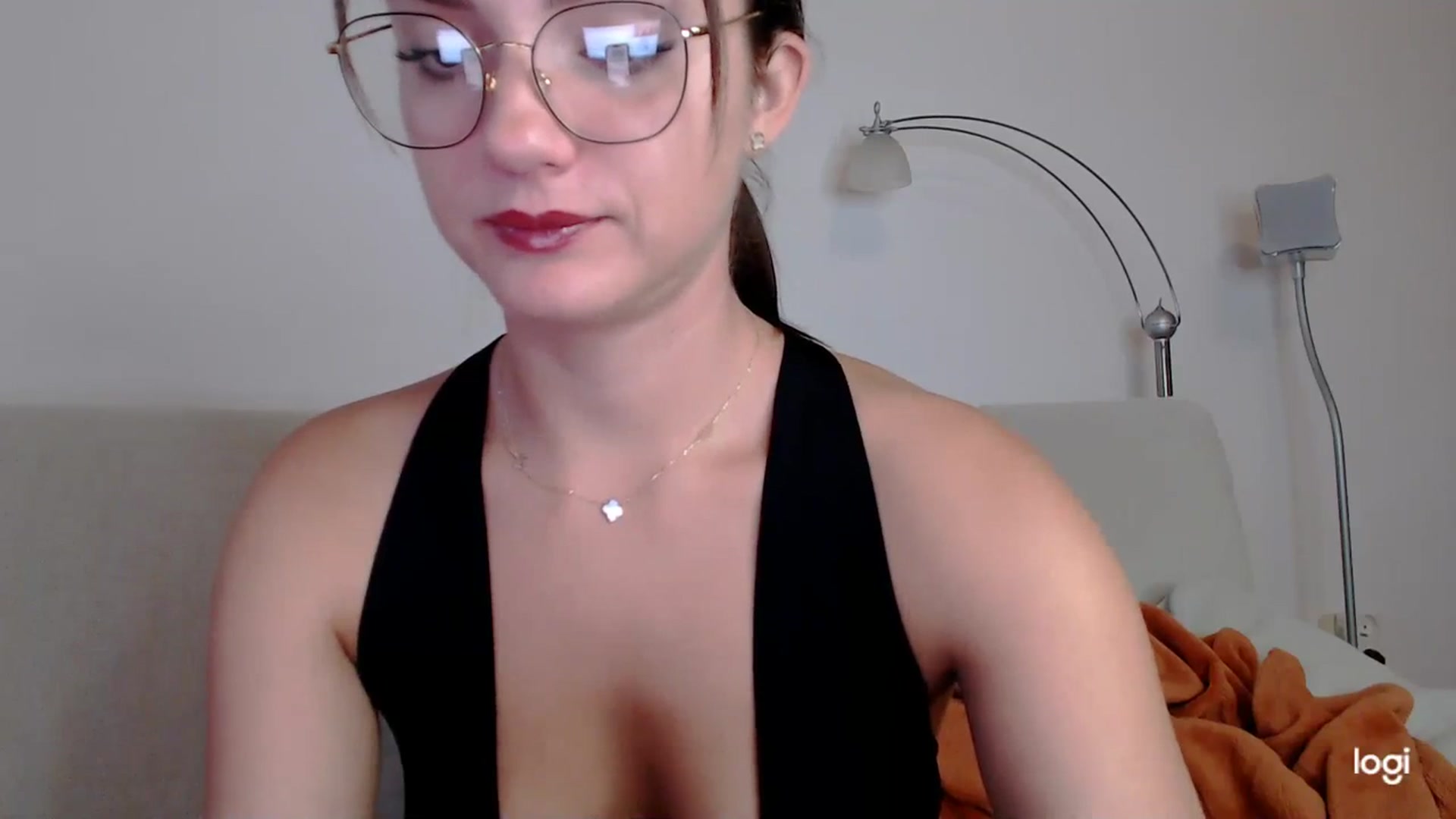 Gallery image thumbnail from Infinity_XX's myfreecams stream on, 05/31/2023, 19:05 image 13 of 20