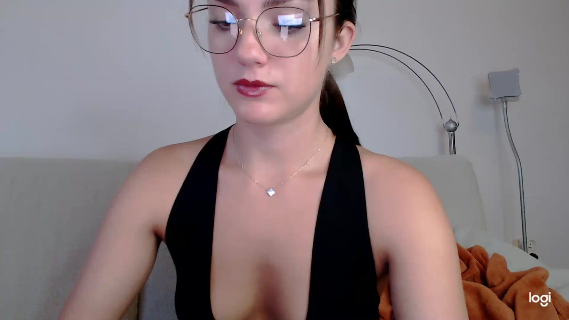 Gallery image thumbnail from Infinity_XX's myfreecams stream on, 05/31/2023, 19:05 image 3 of 20