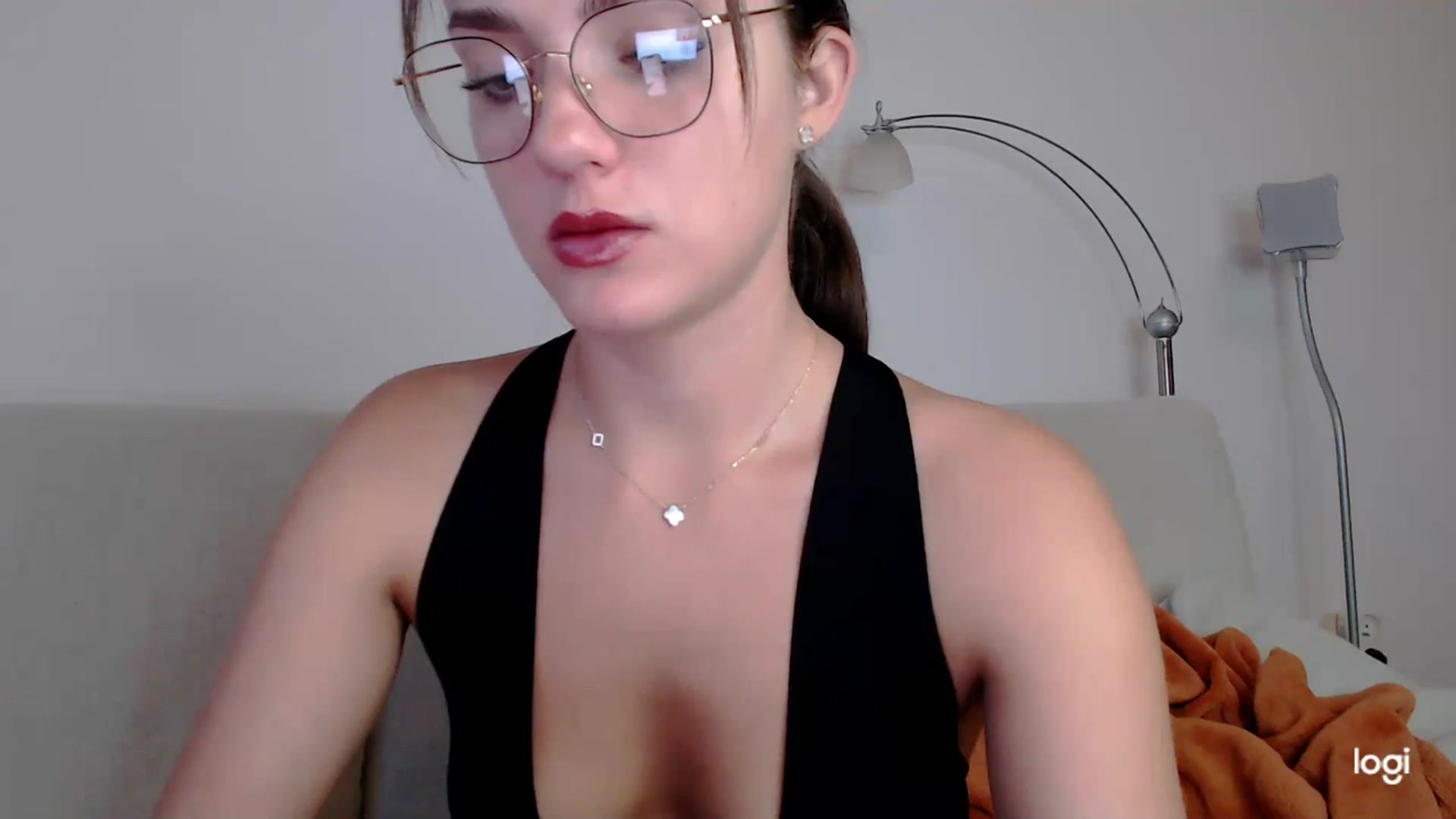 Gallery image thumbnail from Infinity_XX's myfreecams stream on, 05/31/2023, 19:05 image 9 of 20