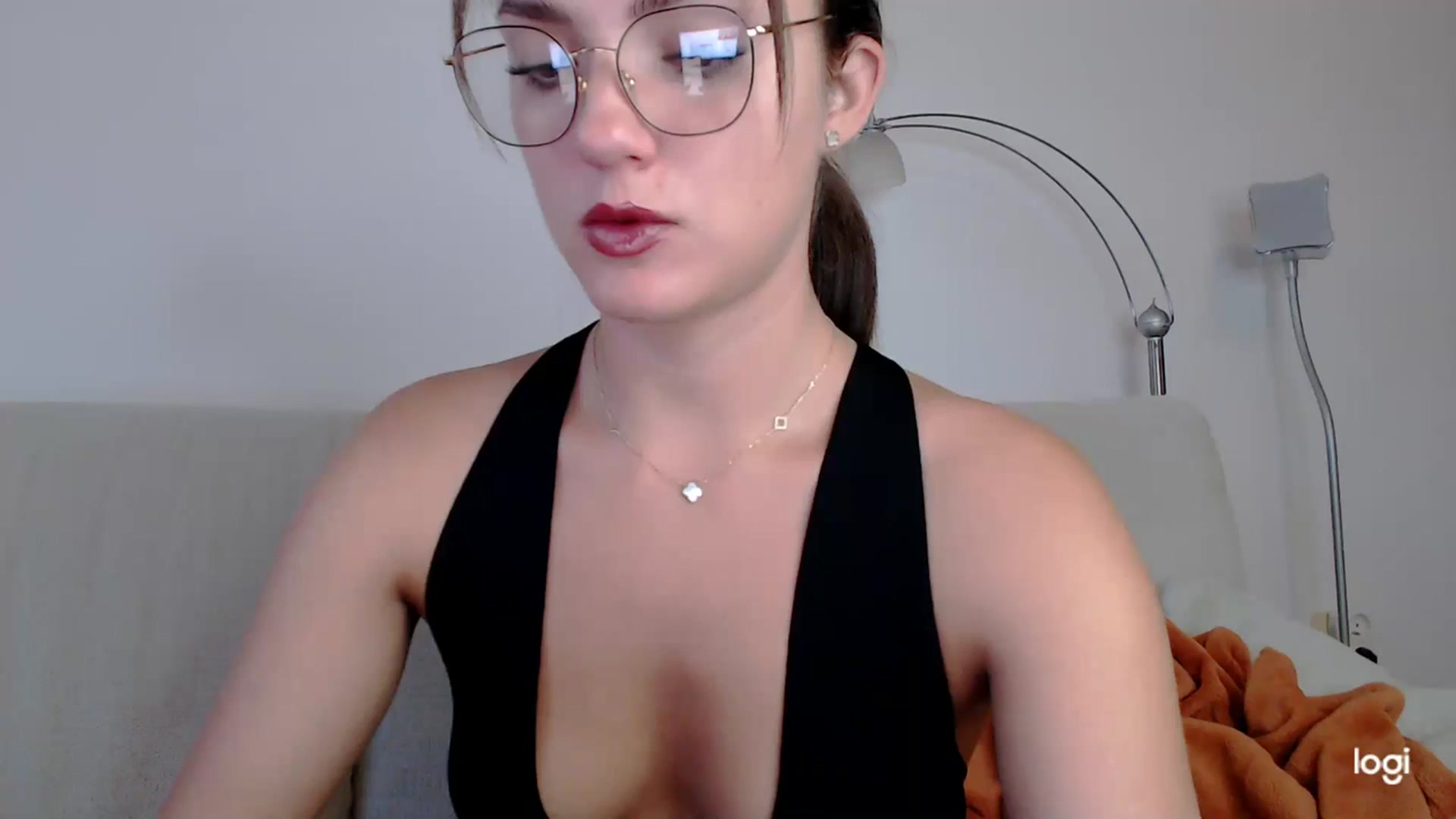 Gallery image thumbnail from Infinity_XX's myfreecams stream on, 05/31/2023, 19:05 image 1 of 20